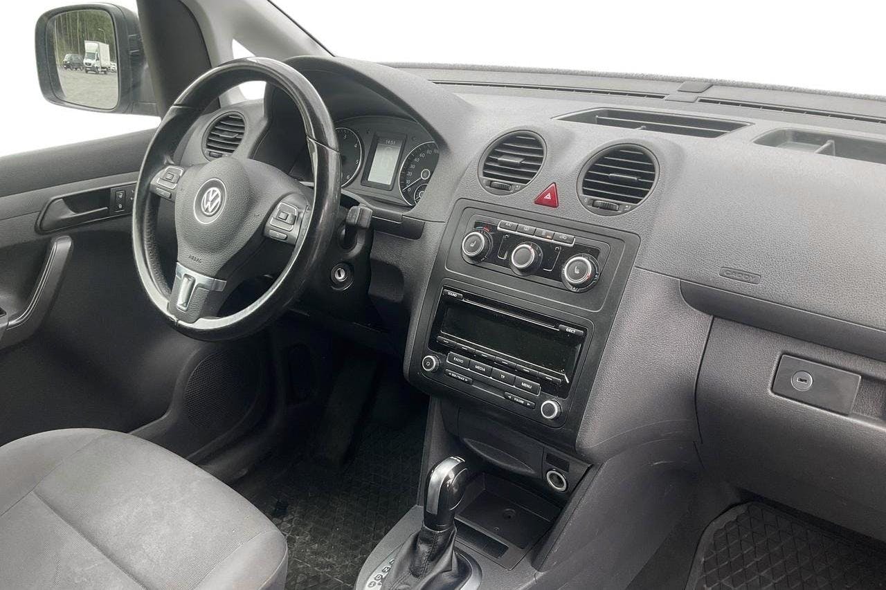 VW Caddy 1.6 TDI Skåp (102hk) - 86 860 km - Automaatne - valge - 2015