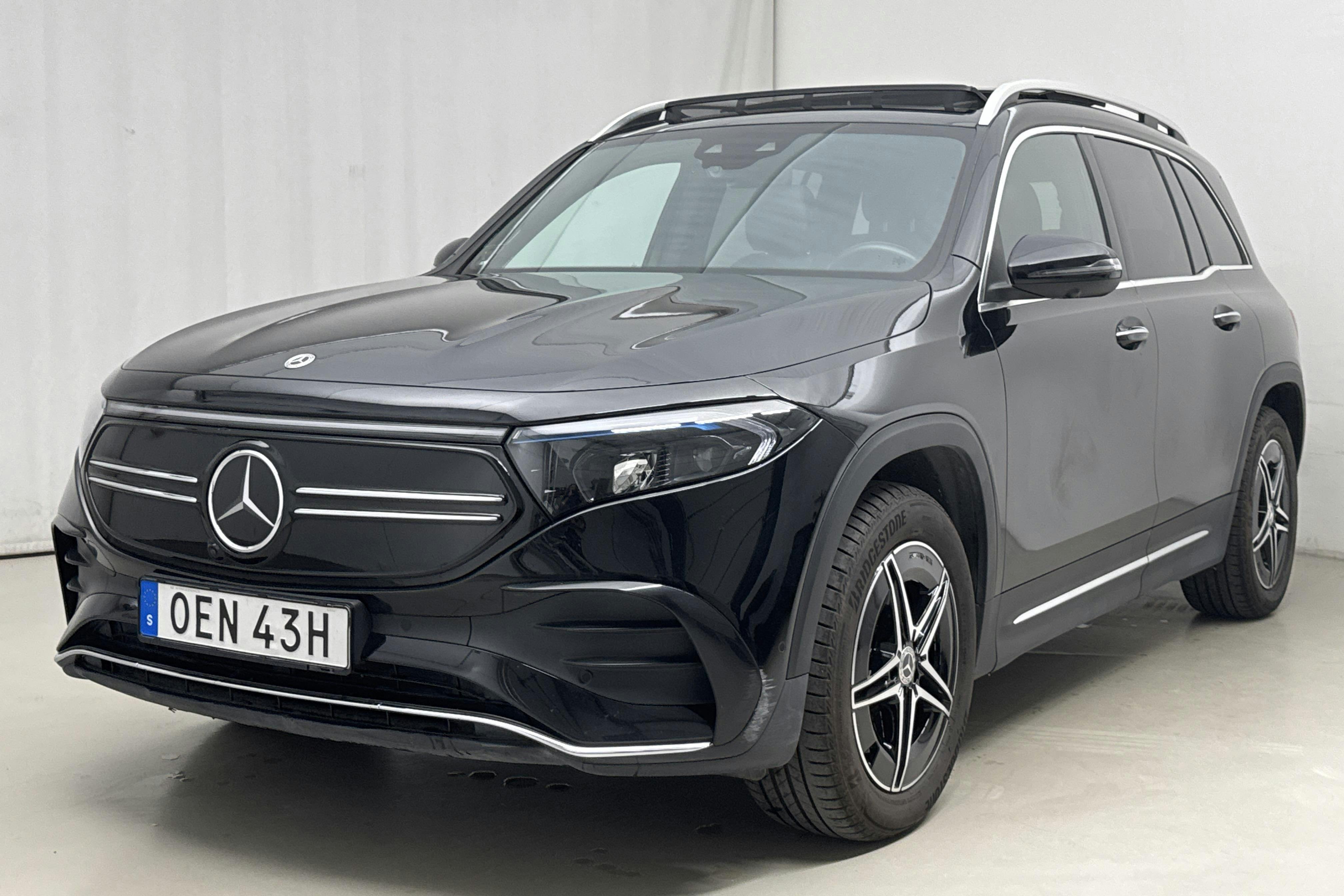 Mercedes EQB 300 4MATIC X243 (228hk) - 2 111 mil - Automat - svart - 2023