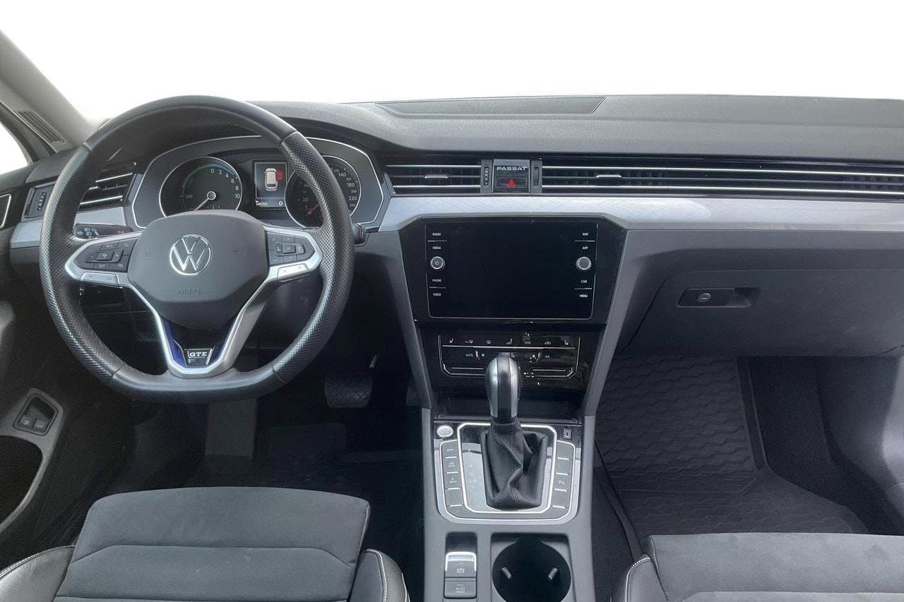 VW Passat 1.4 GTE Sportscombi (218hk) - 149 700 km - Automaatne - valge - 2022