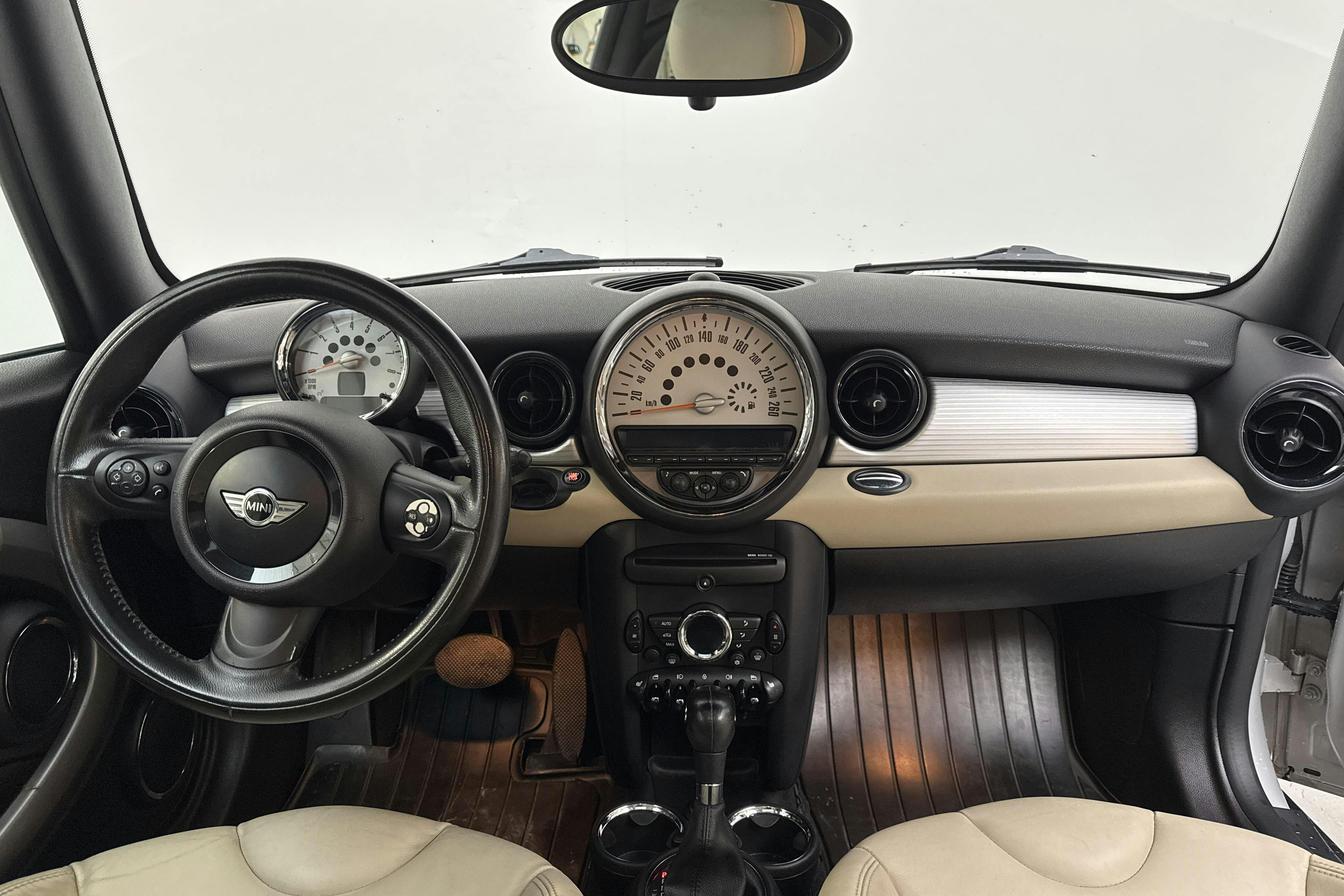 MINI Cooper (122hk) - 17 773 mil - Automat - silver - 2011
