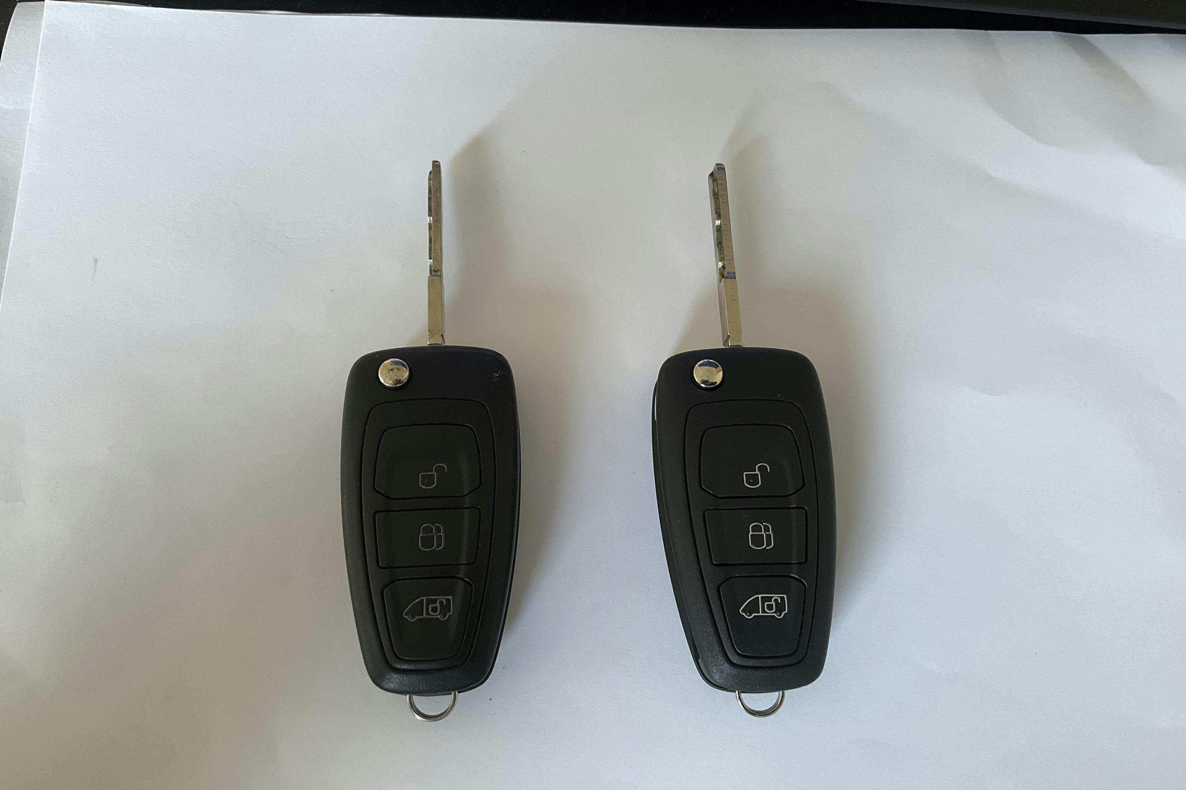 Presentationsfoto 14 av 14: Ford Transit Kombi 330 (130hk) - 18 289 mil - Automat - grå - 2019