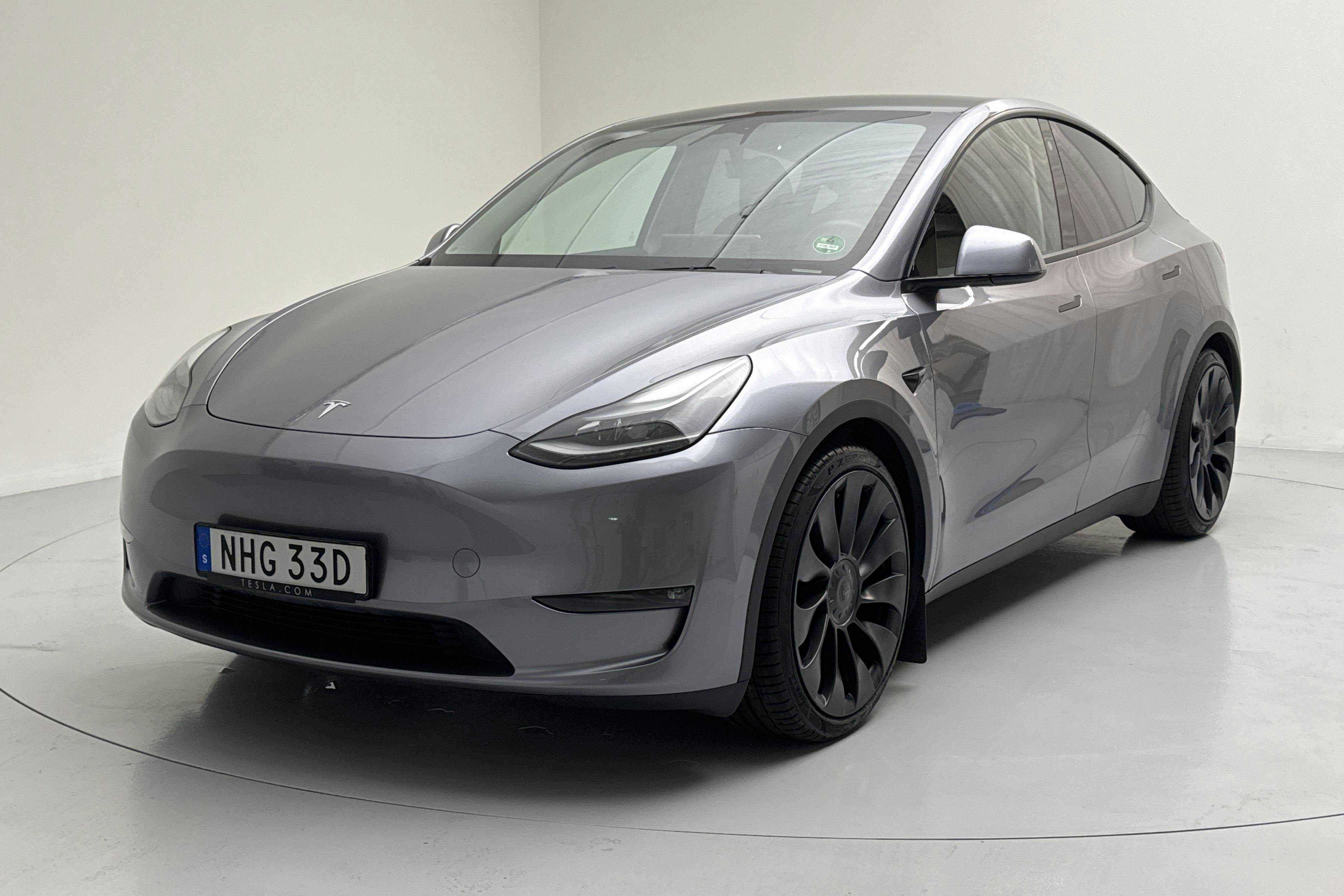 Tesla Model Y Performance Dual Motor AWD - 3 736 mil - Automat - grå - 2024