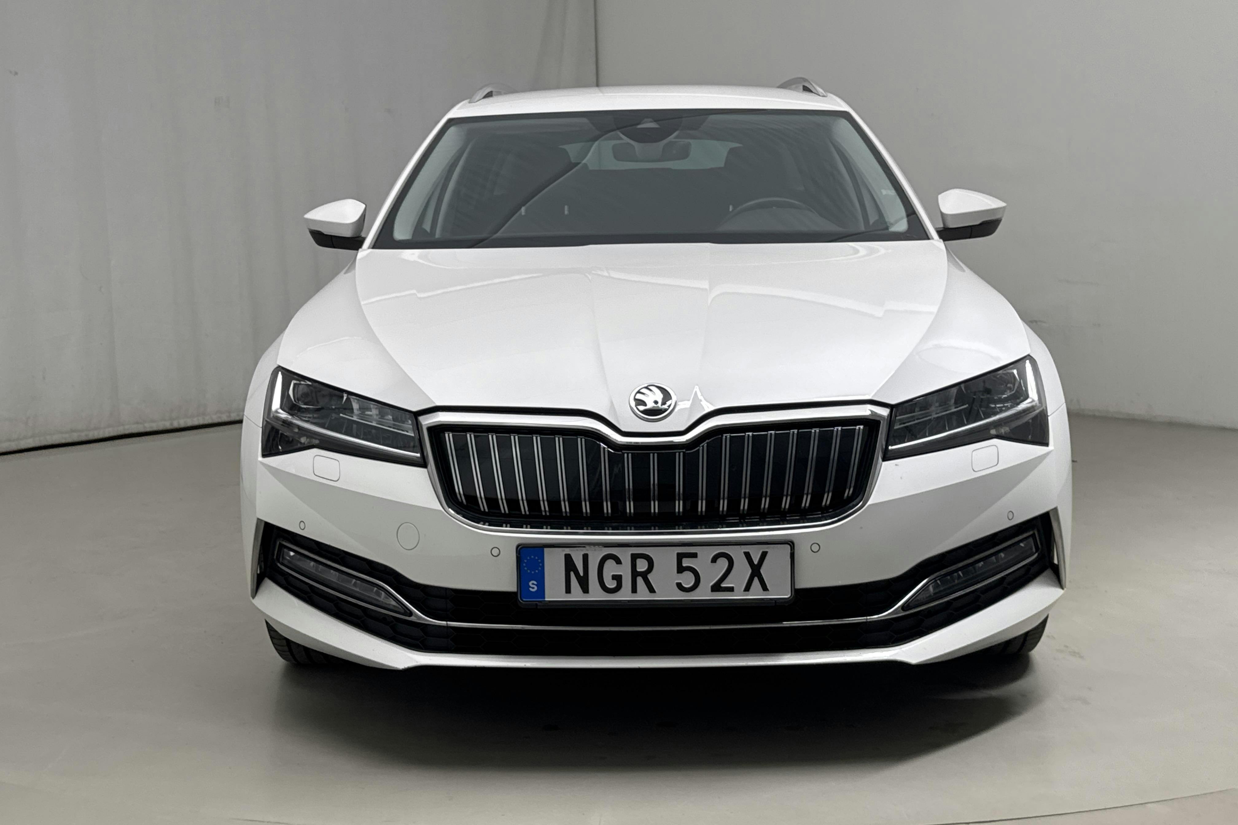 Skoda Superb 1.4 TSI PHEV Kombi (218hk) - 90 450 km - Automaatne - valge - 2021