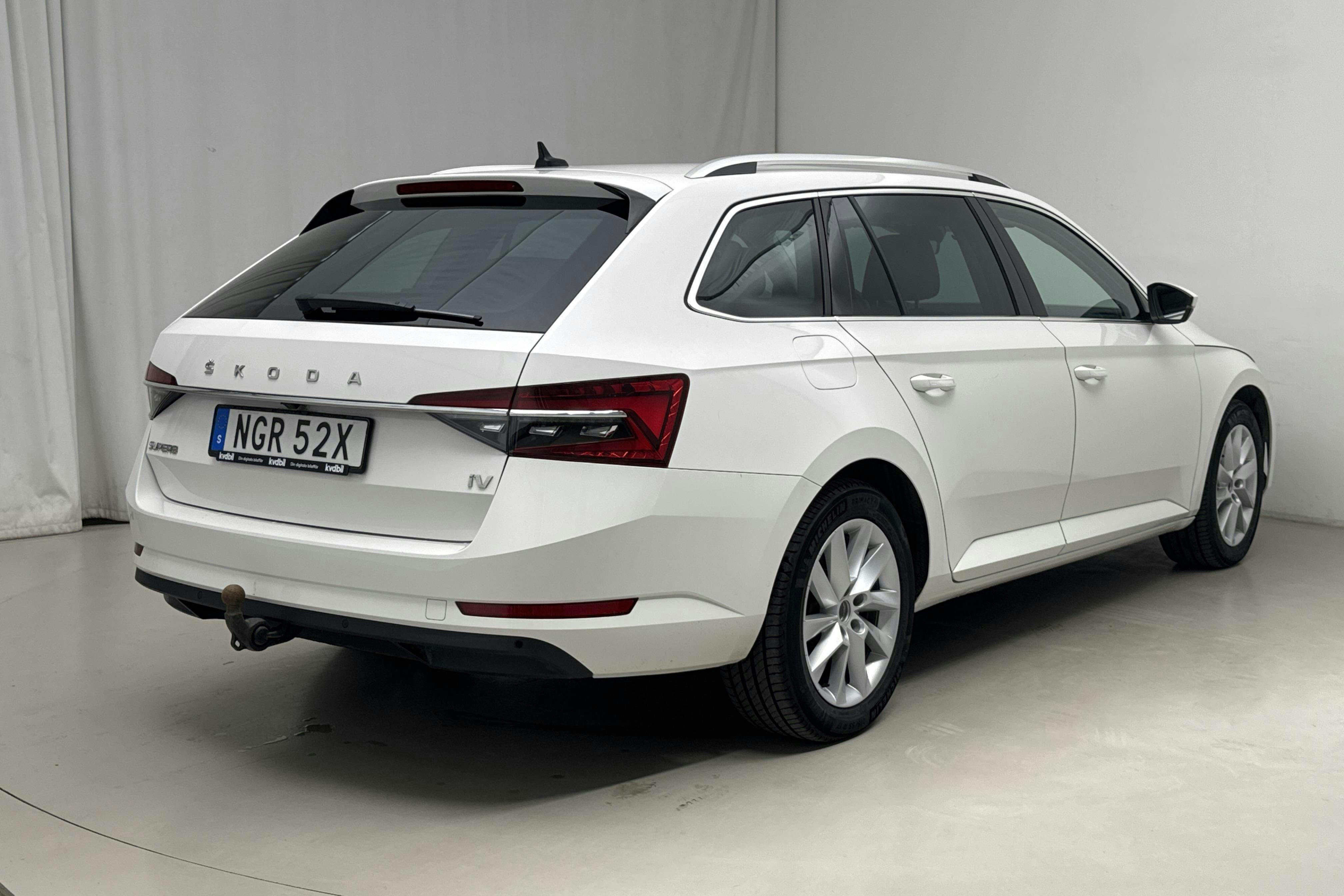 Skoda Superb 1.4 TSI PHEV Kombi (218hk) - 90 450 km - Automaatne - valge - 2021