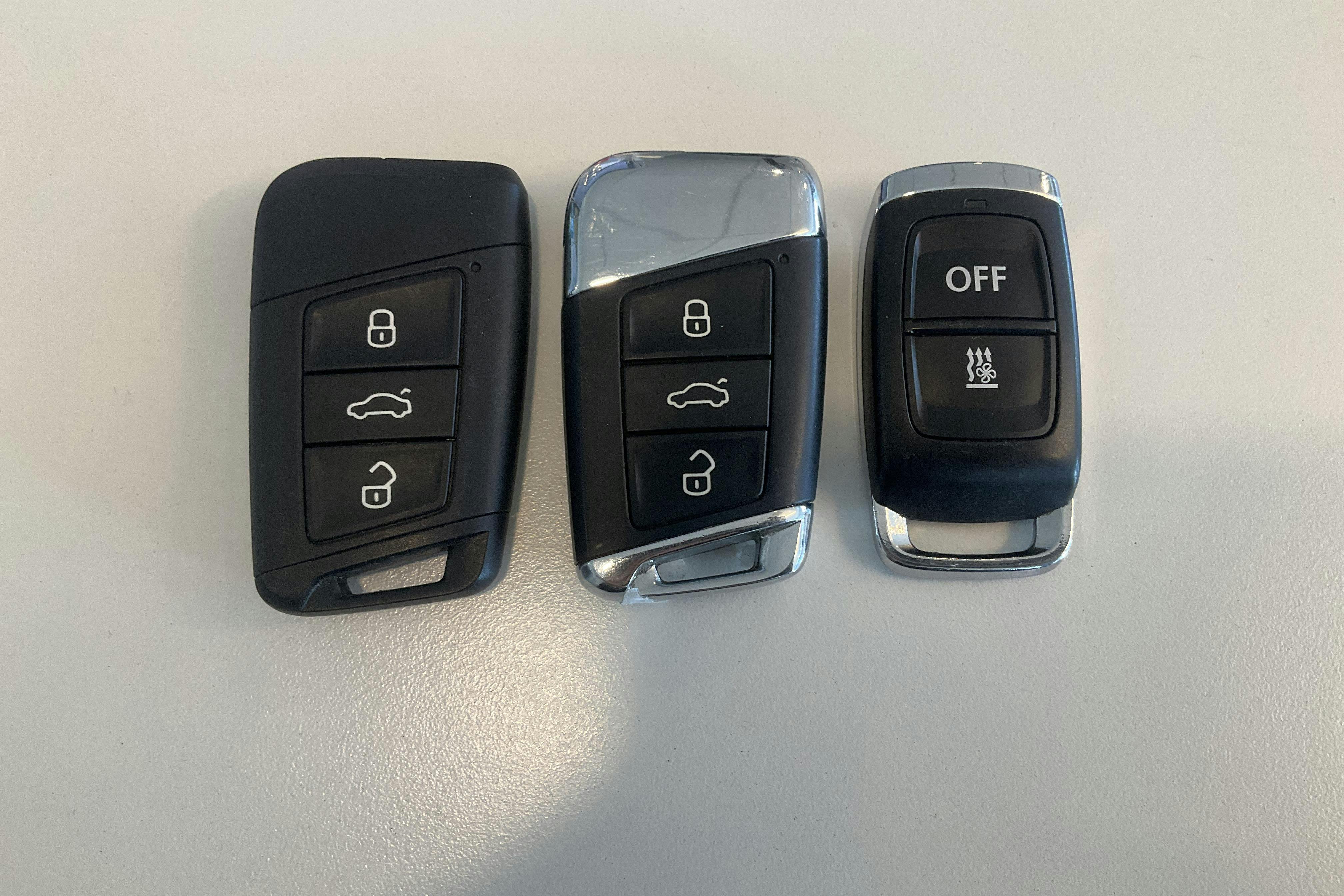 Esitlusfoto 21 aadressil 21: Skoda Superb 1.4 TSI PHEV Kombi (218hk) - 90 450 km - Automaatne - valge - 2021