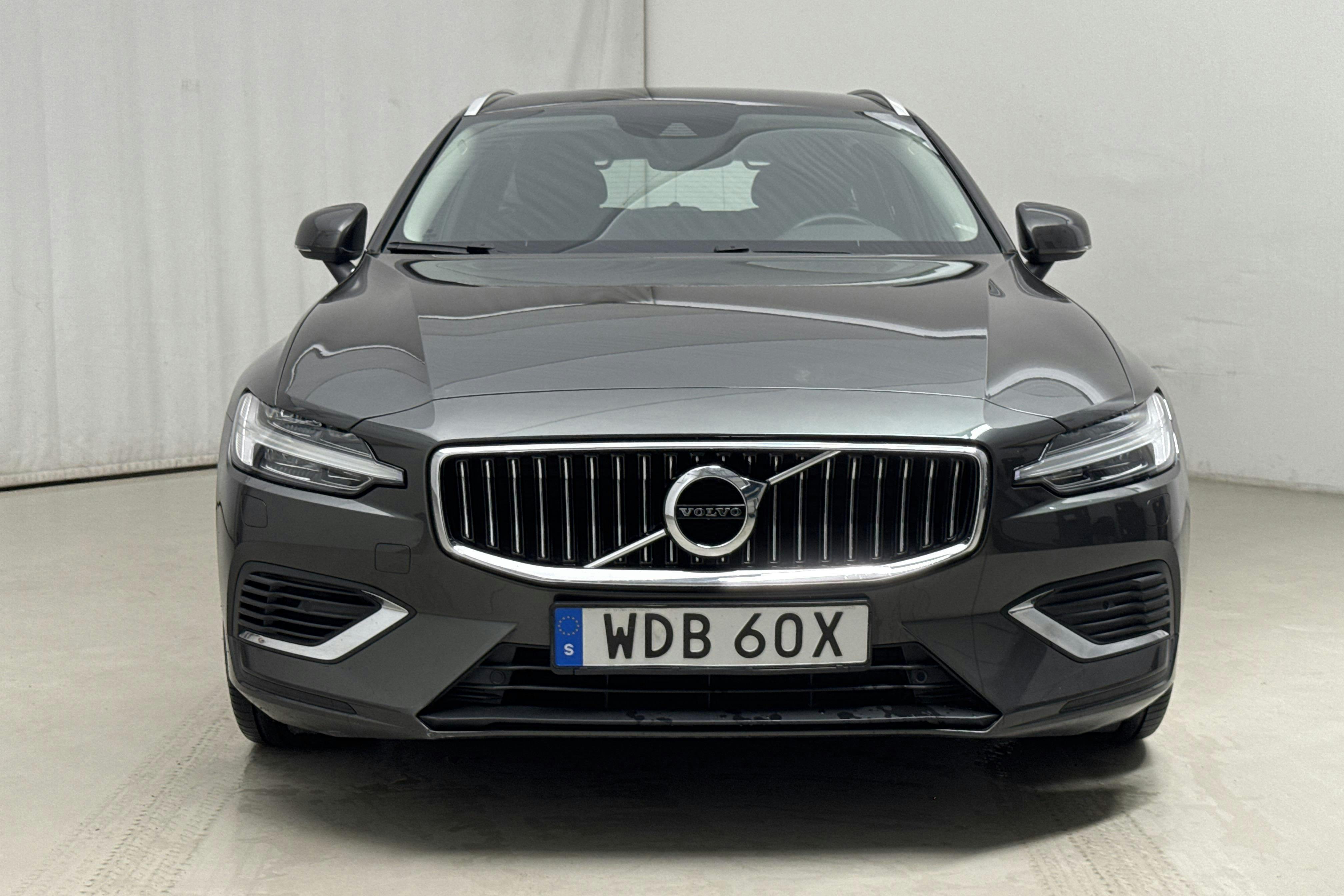 Volvo V60 T6 AWD Recharge (350hk) - 43 950 km - Automaatne - Dark Grey - 2022
