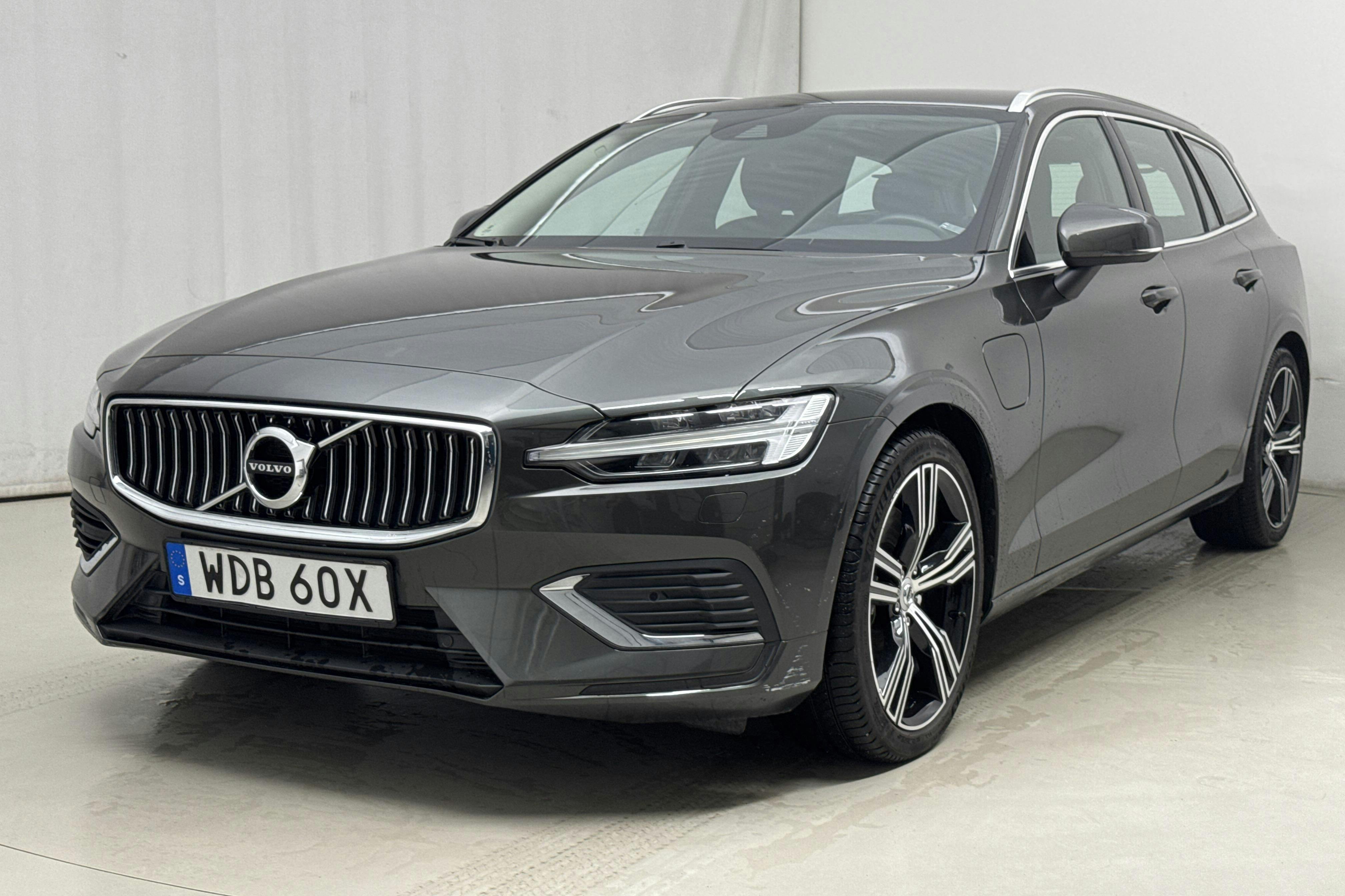 Esitlusfoto 1 aadressil 20: Volvo V60 T6 AWD Recharge (350hk) - 43 950 km - Automaatne - Dark Grey - 2022