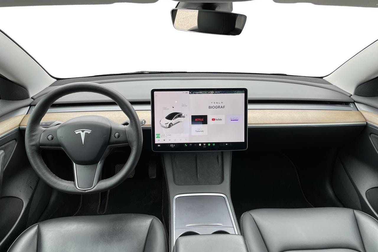 Tesla Model 3 Long Range Dual Motor AWD - 89 160 km - Automatic - white - 2021