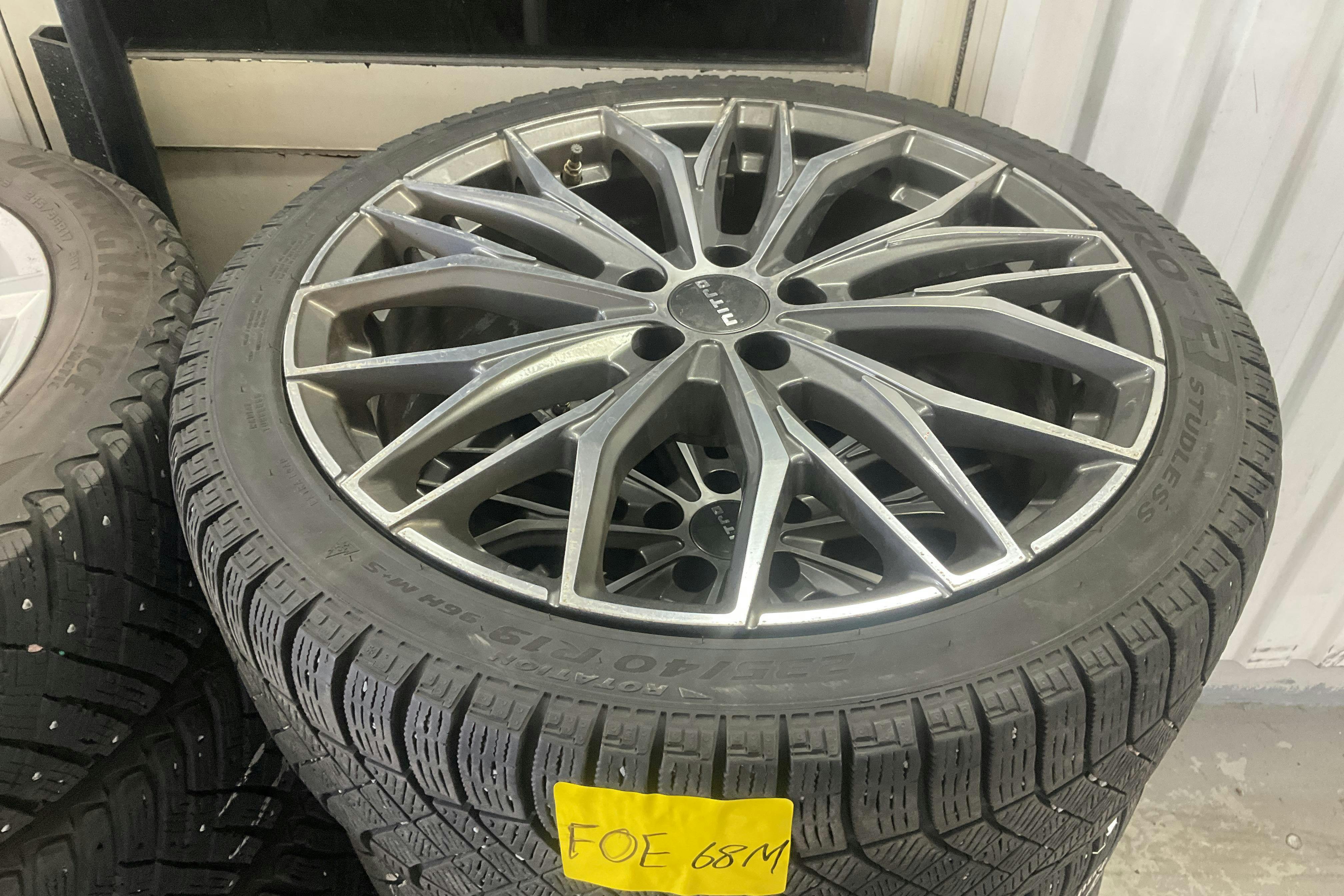 Esitlusfoto 17 aadressil 17: Volvo V60 T8 AWD Twin Engine (390hk) - 88 990 km - Automaatne - punane - 2019