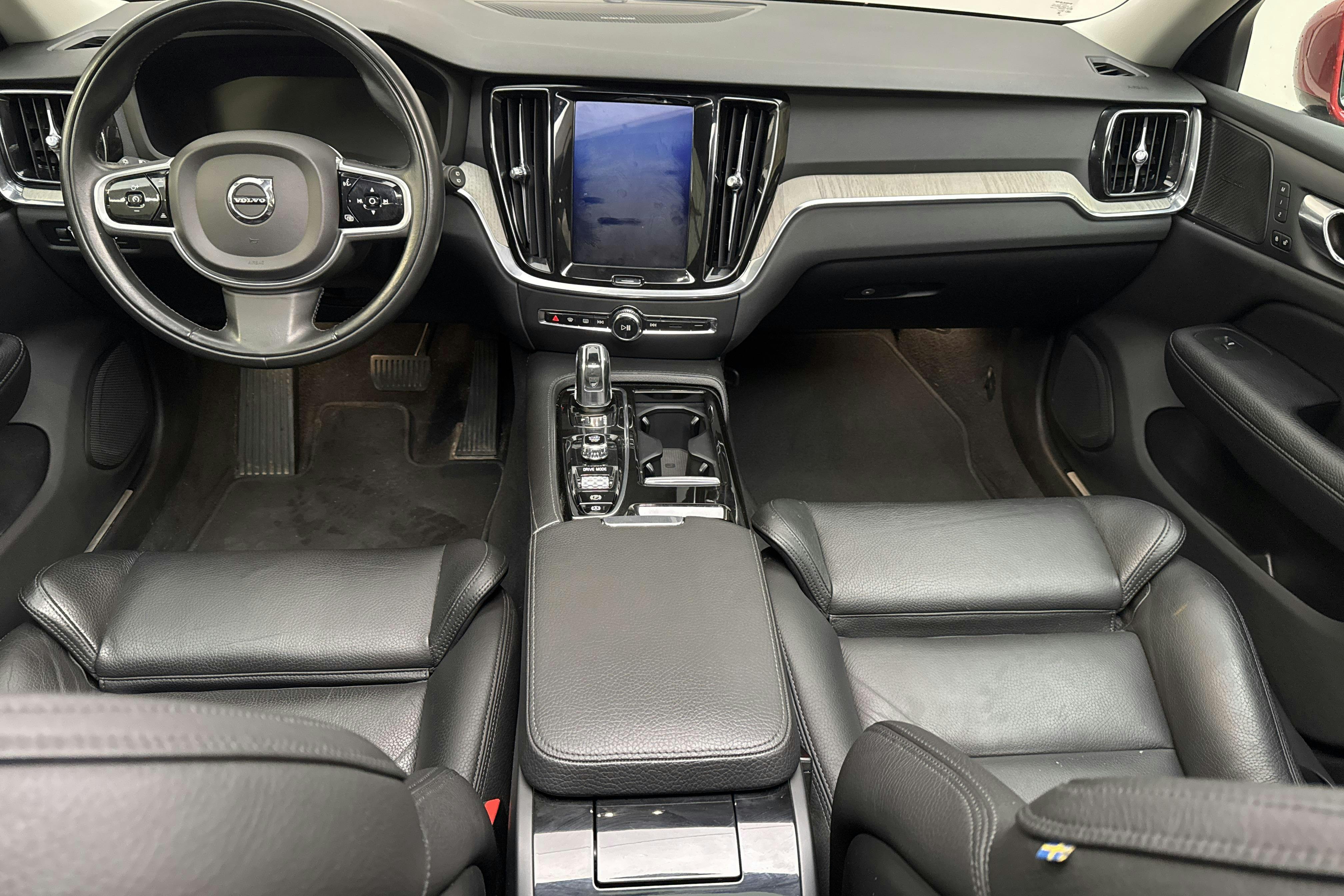 Volvo V60 T8 AWD Twin Engine (390hk) - 88 990 km - Automaatne - punane - 2019