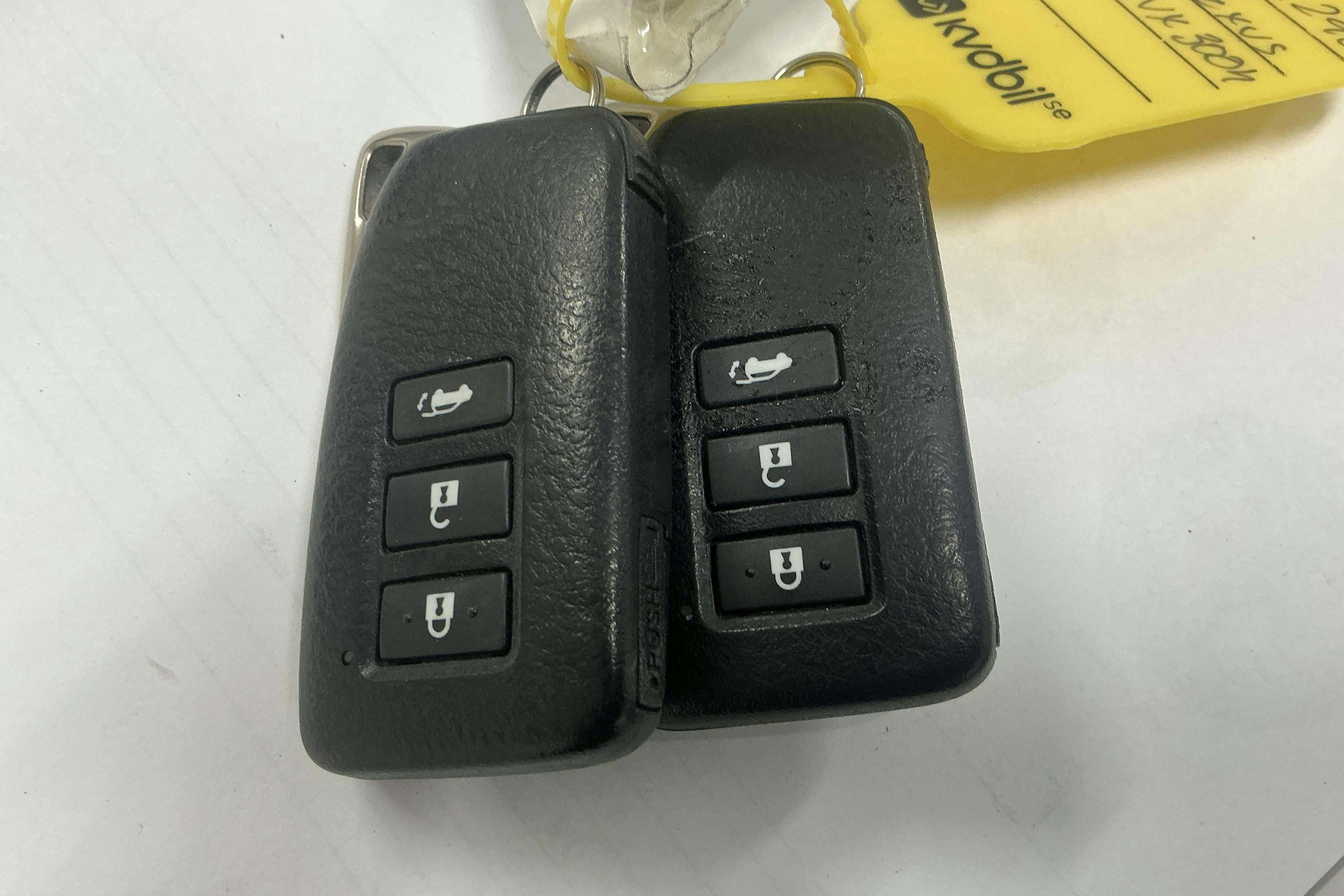 Esitlusfoto 15 aadressil 15: Lexus NX 300h AWD (181hk) - 148 540 km - Automaatne - punane - 2015