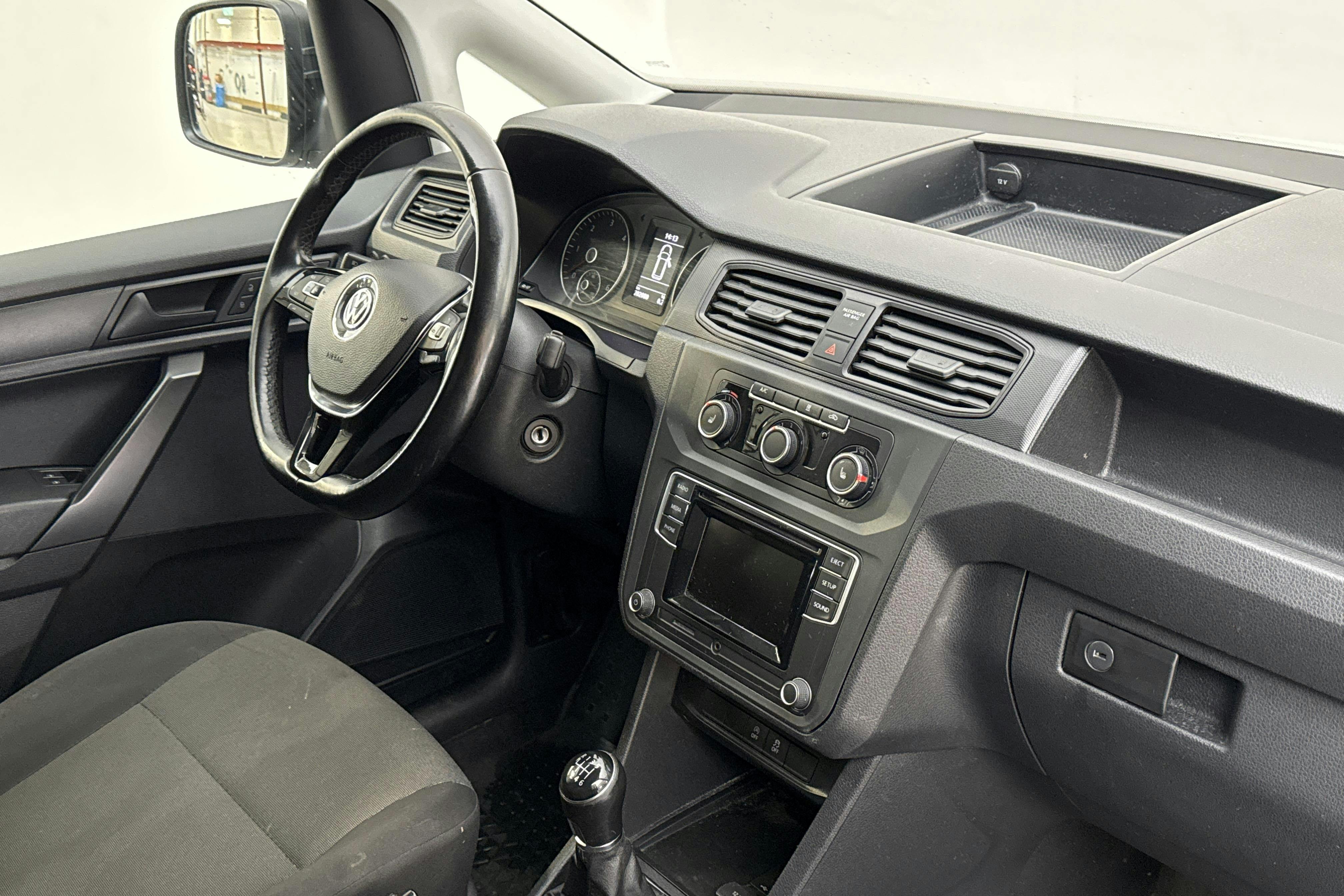 VW Caddy 2.0 TDI Skåp 4MOTION (122hk) - 202 080 km - Manual - white - 2017
