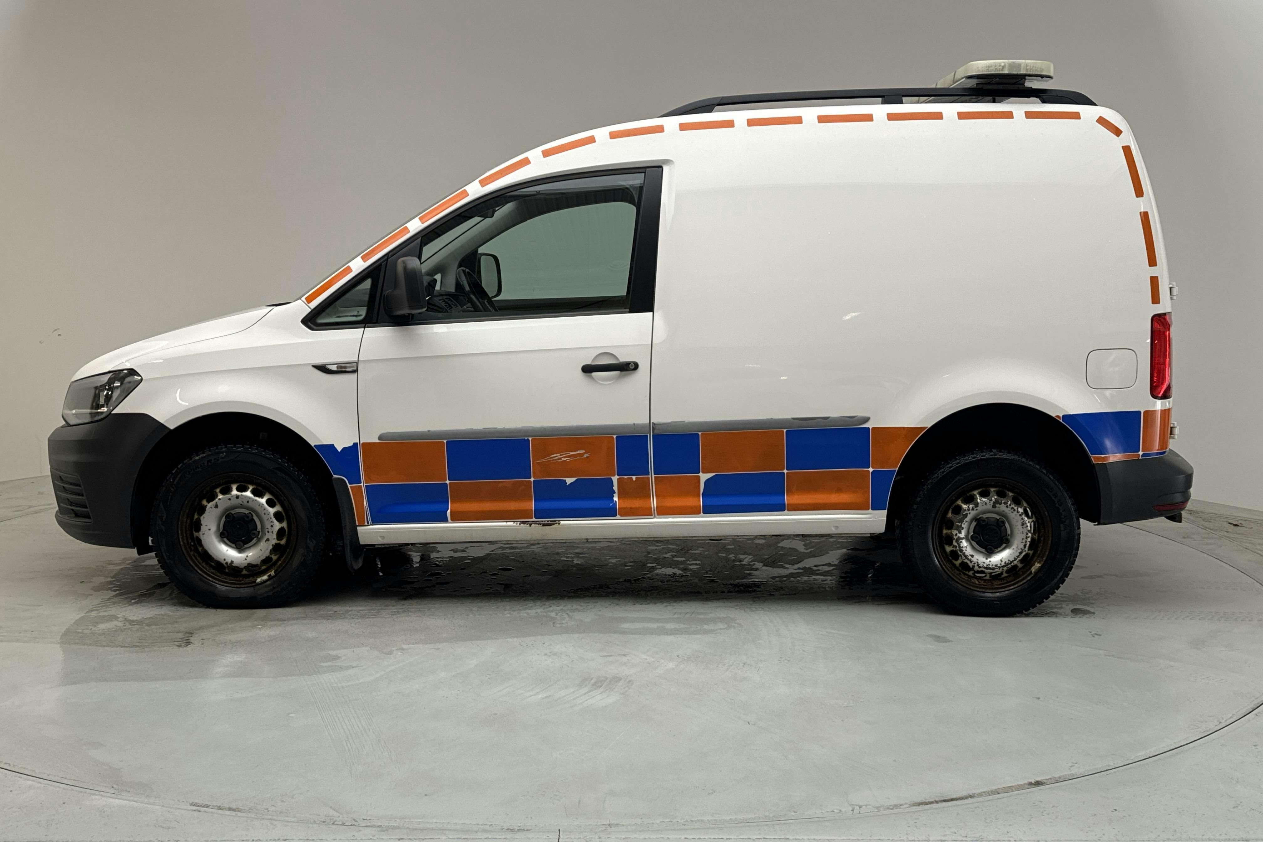 Presentation photo 2 of 13: VW Caddy 2.0 TDI Skåp 4MOTION (122hk) - 202 080 km - Manual - white - 2017