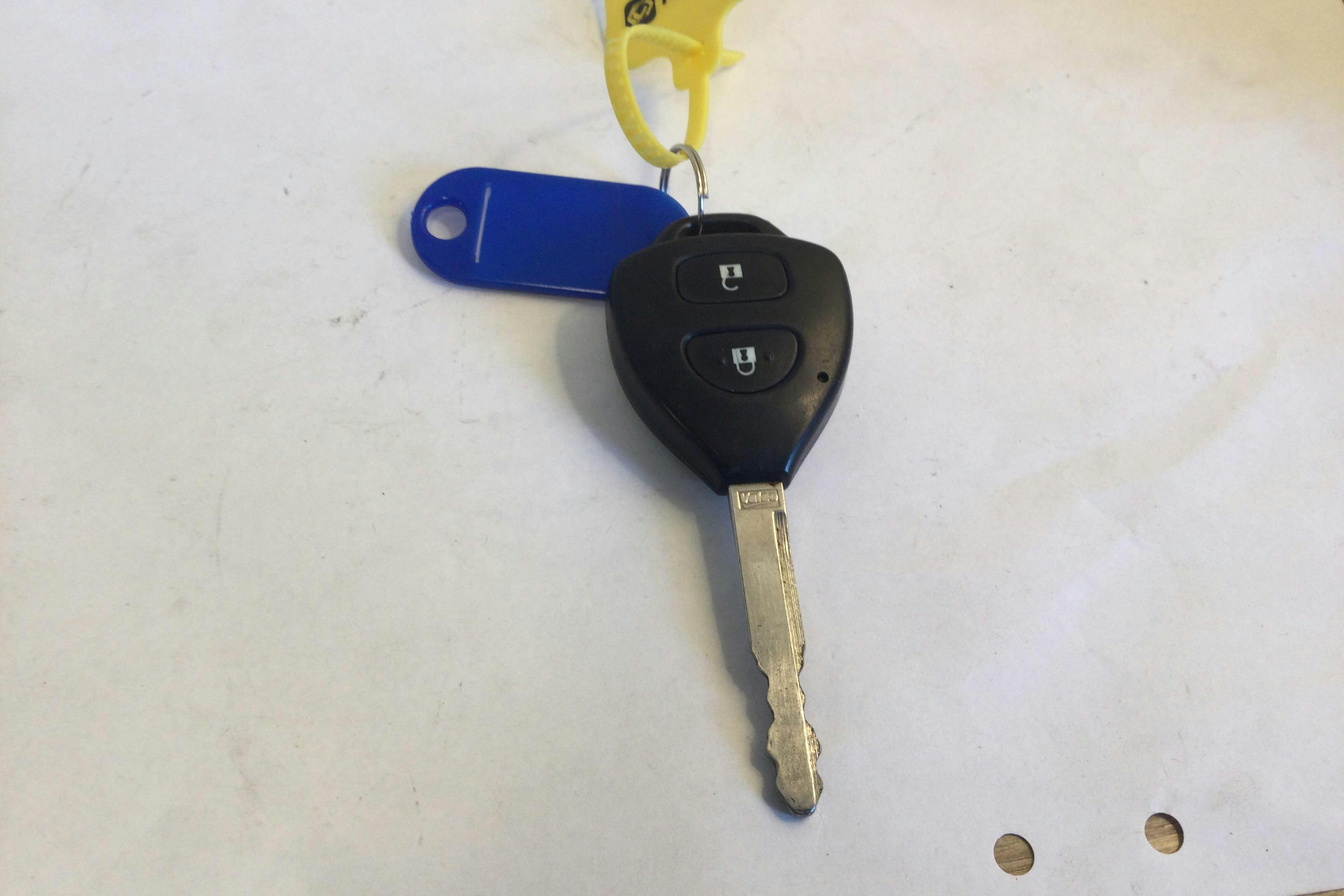 Esitlusfoto 15 aadressil 15: Toyota Yaris 1.33 5dr (100hk) - 121 980 km - Automaatne - valge - 2014