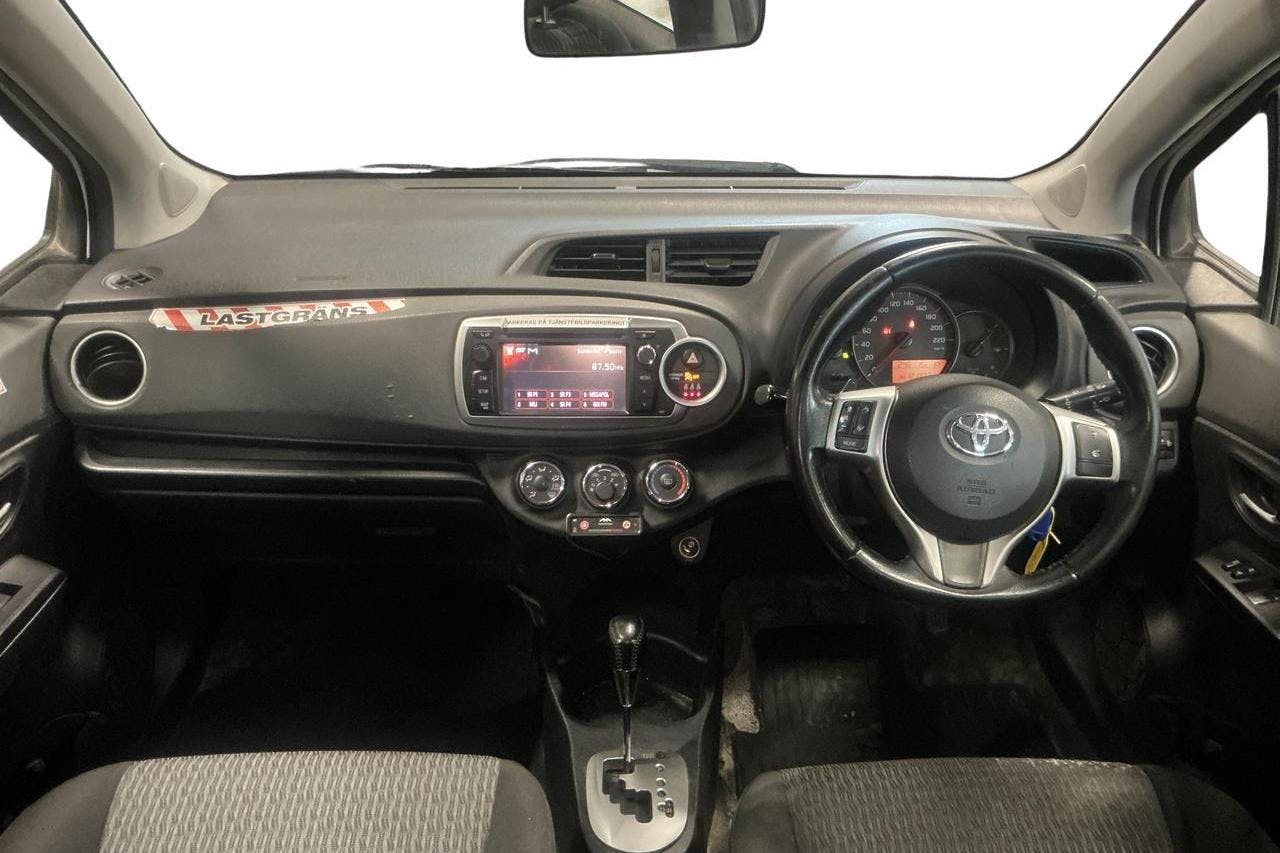 Toyota Yaris 1.33 5dr (100hk) - 121 980 km - Automaatne - valge - 2014