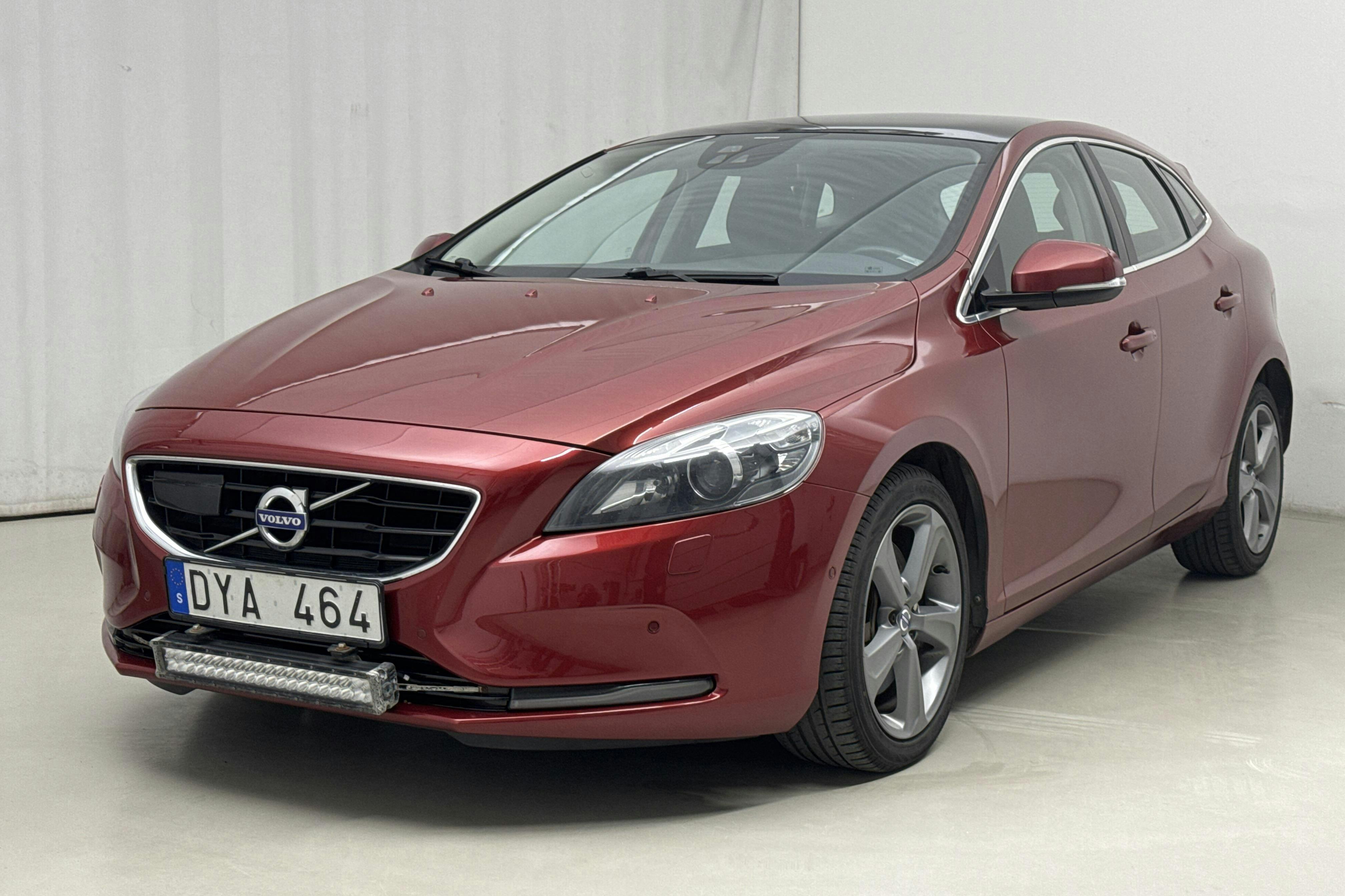 Volvo V40 D3 (150hk) - 20 055 mil - Automat - röd - 2013