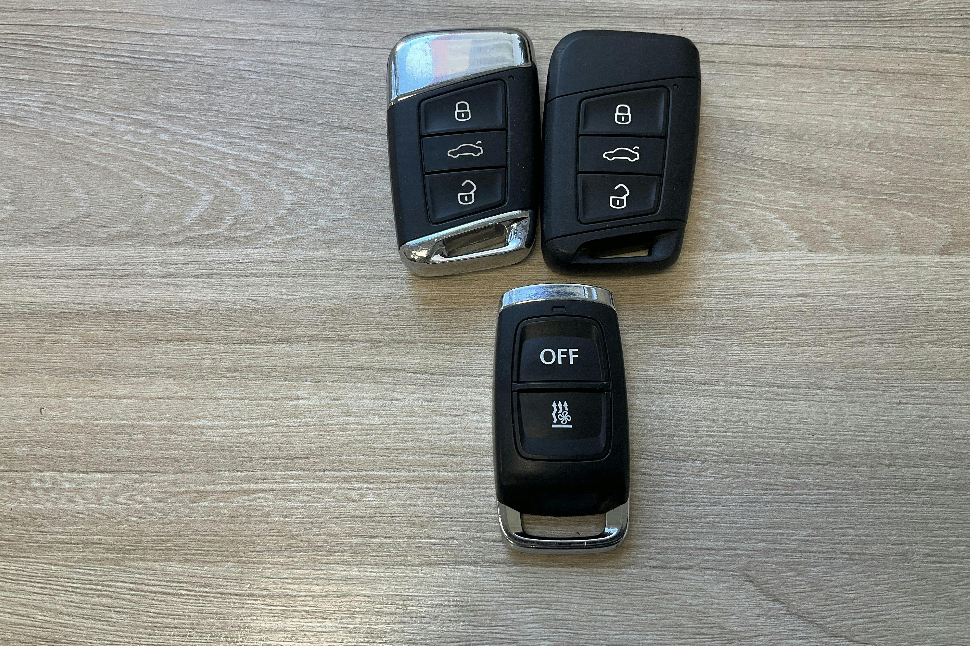 Presentationsfoto 16 av 16: VW Passat 1.4 GTE Sportscombi (218hk) - 6 372 mil - Automat - vit - 2021