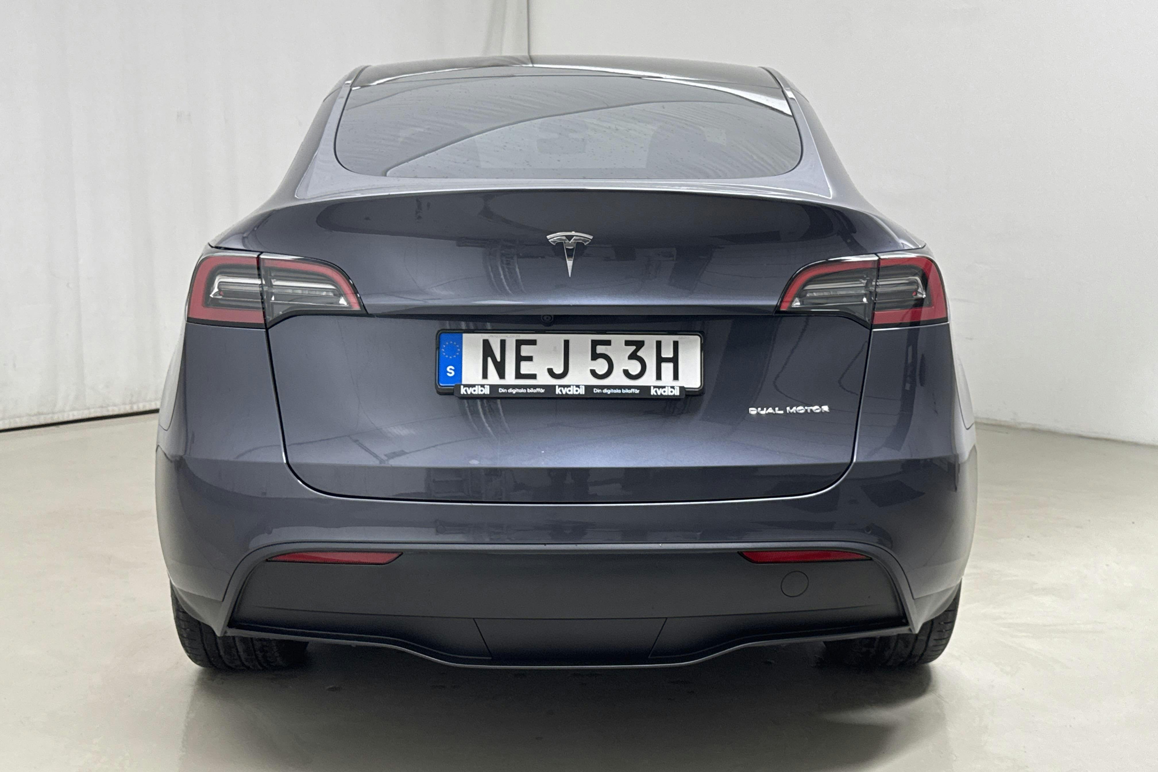 Tesla Model Y Long Range Dual Motor AWD - 16 740 km - Automatic - gray - 2022
