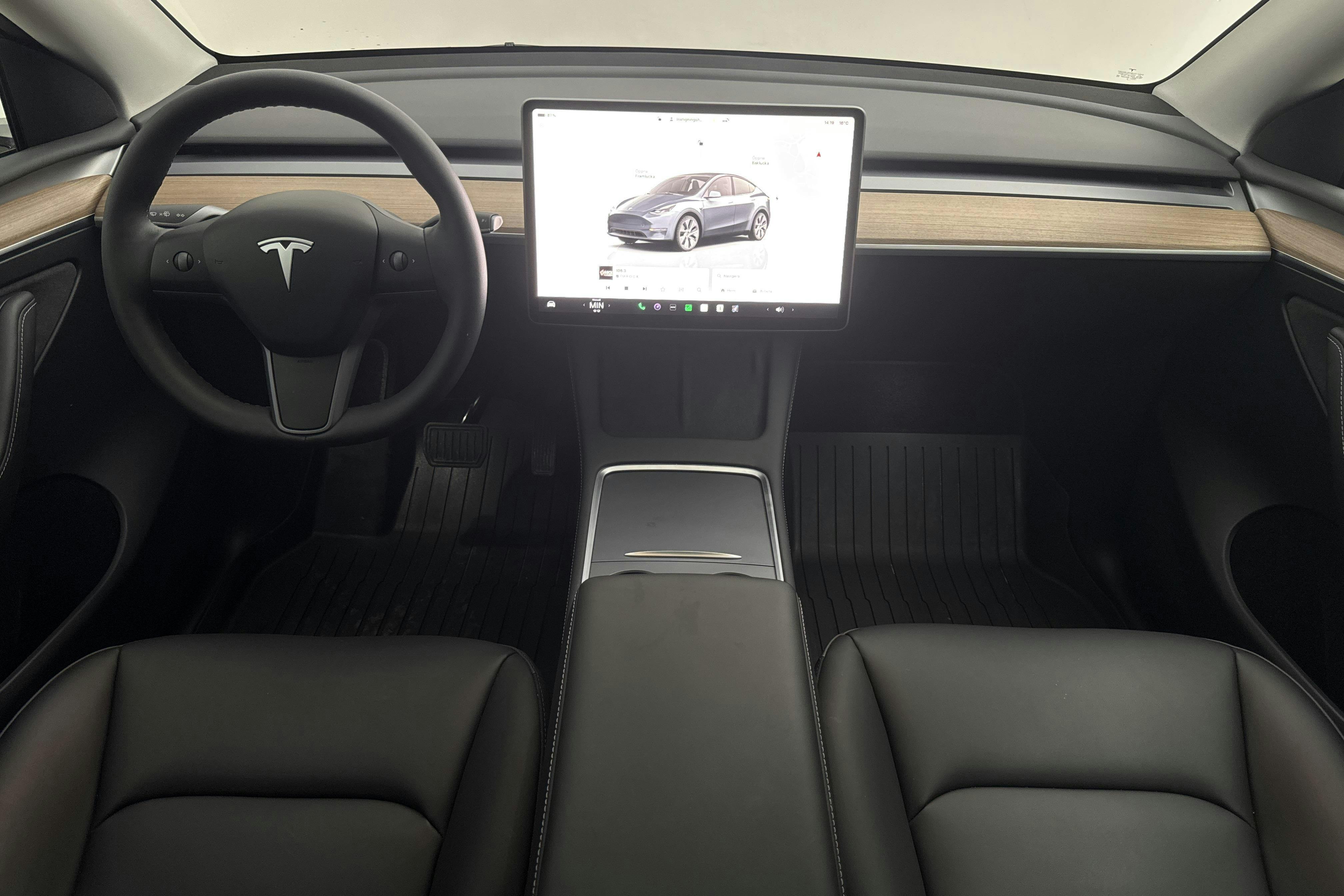 Tesla Model Y Long Range Dual Motor AWD - 16 740 km - Automatic - gray - 2022