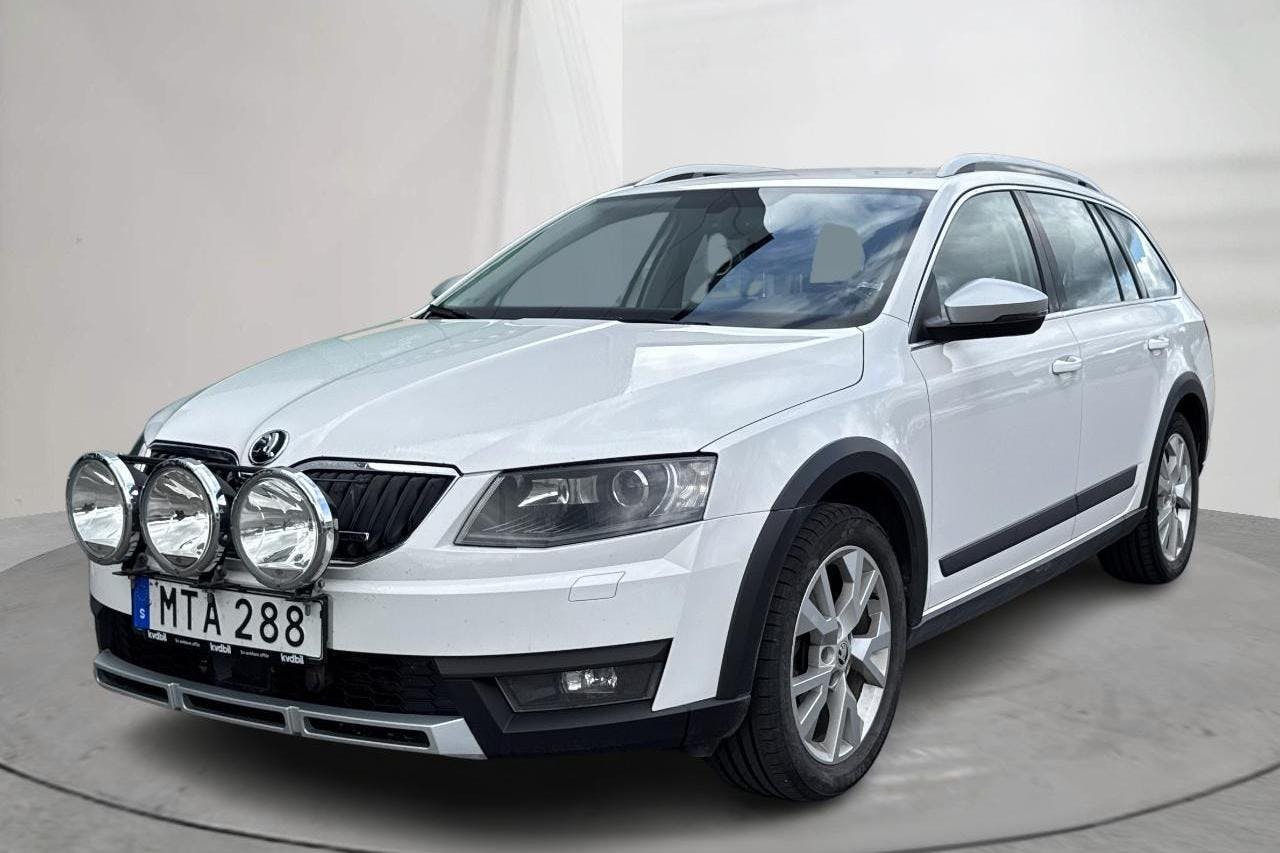 Skoda Octavia Scout II 2.0 TDI 4X4 (150hk) - 20 232 mil - Manuell - vit - 2016