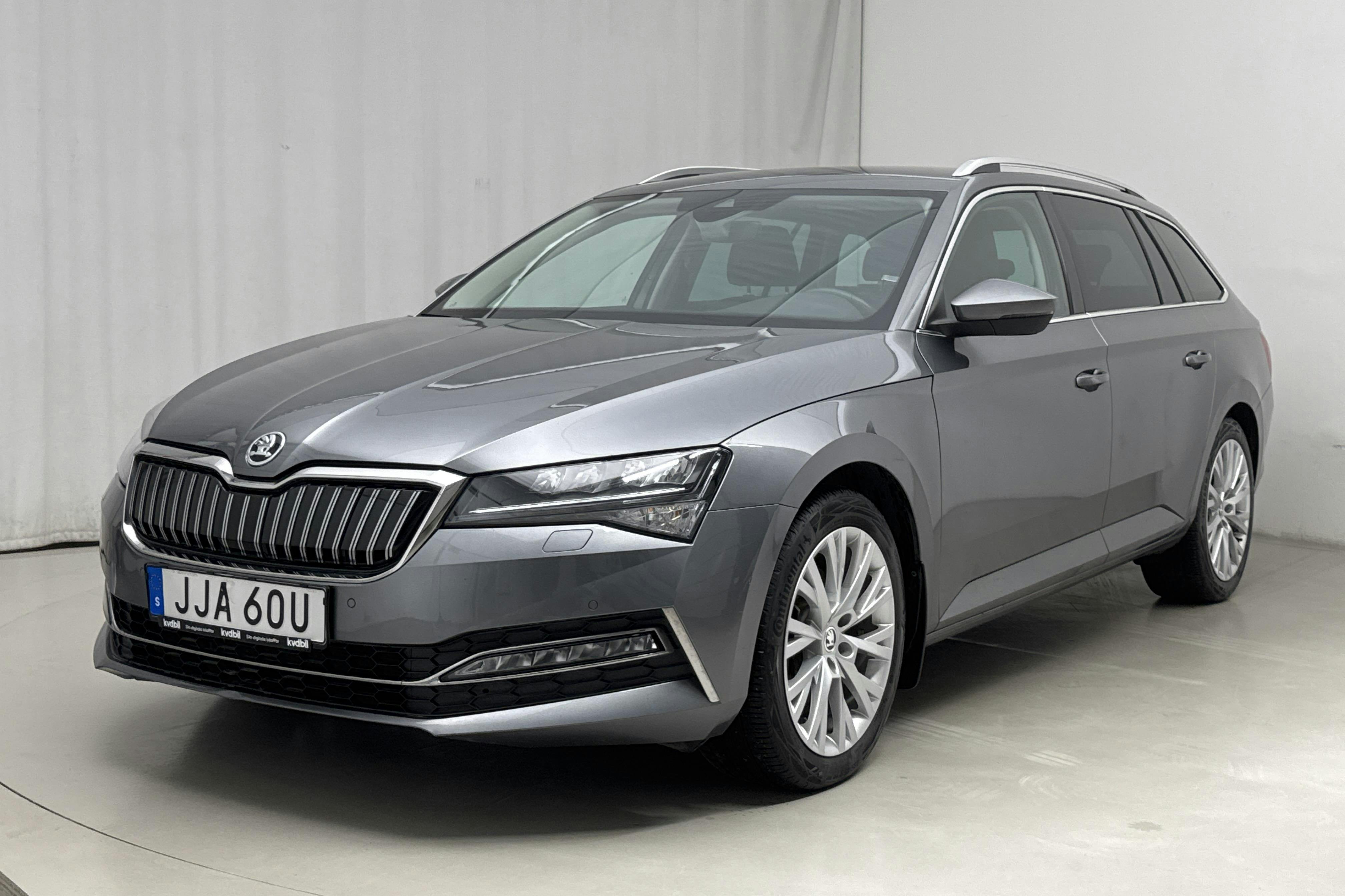 Skoda Superb 1.4 TSI PHEV Kombi (218hk) - 6 747 mil - Automat - grå - 2022