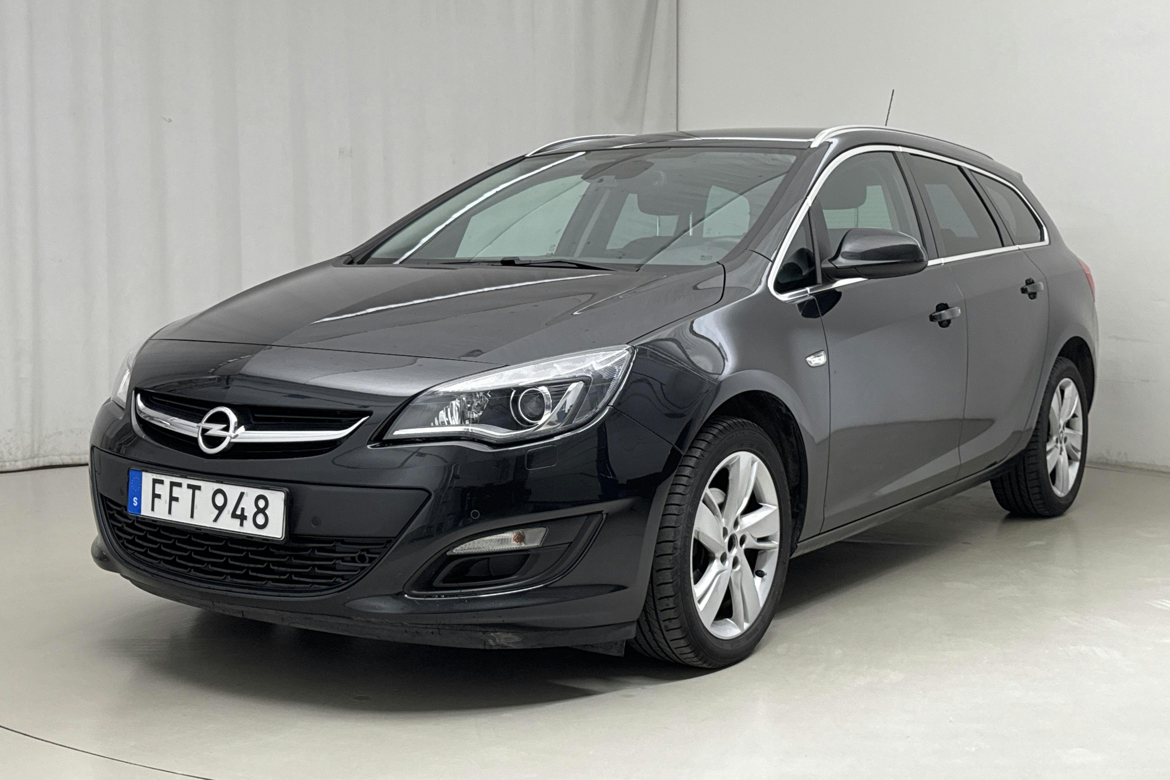 Opel Astra 1.4 Turbo ECOTEC Sports Tourer (140hk) - 6 691 mil - Manuell - svart - 2015