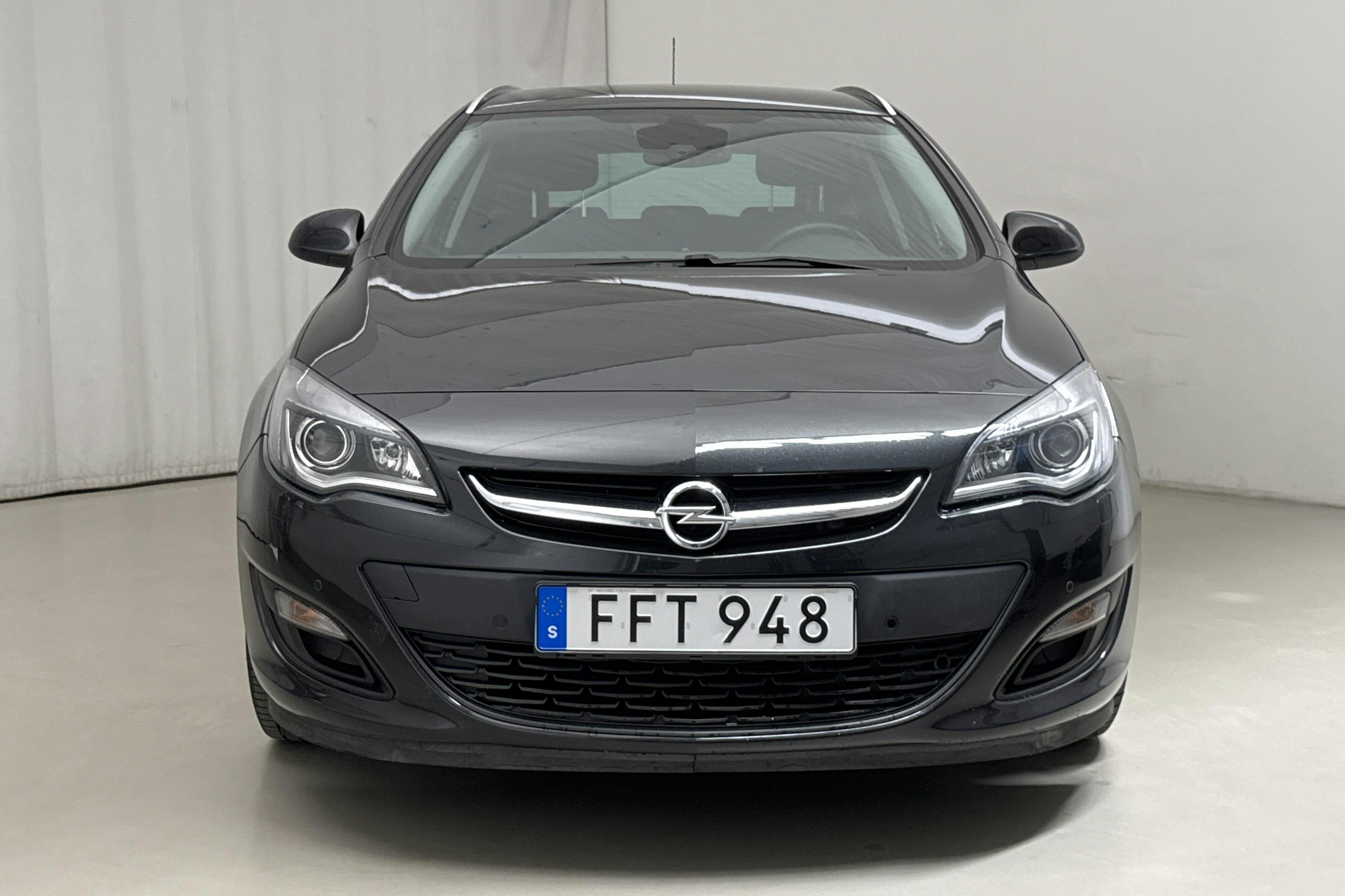 Opel Astra 1.4 Turbo ECOTEC Sports Tourer (140hk) - 66 910 km - Manual - black - 2015