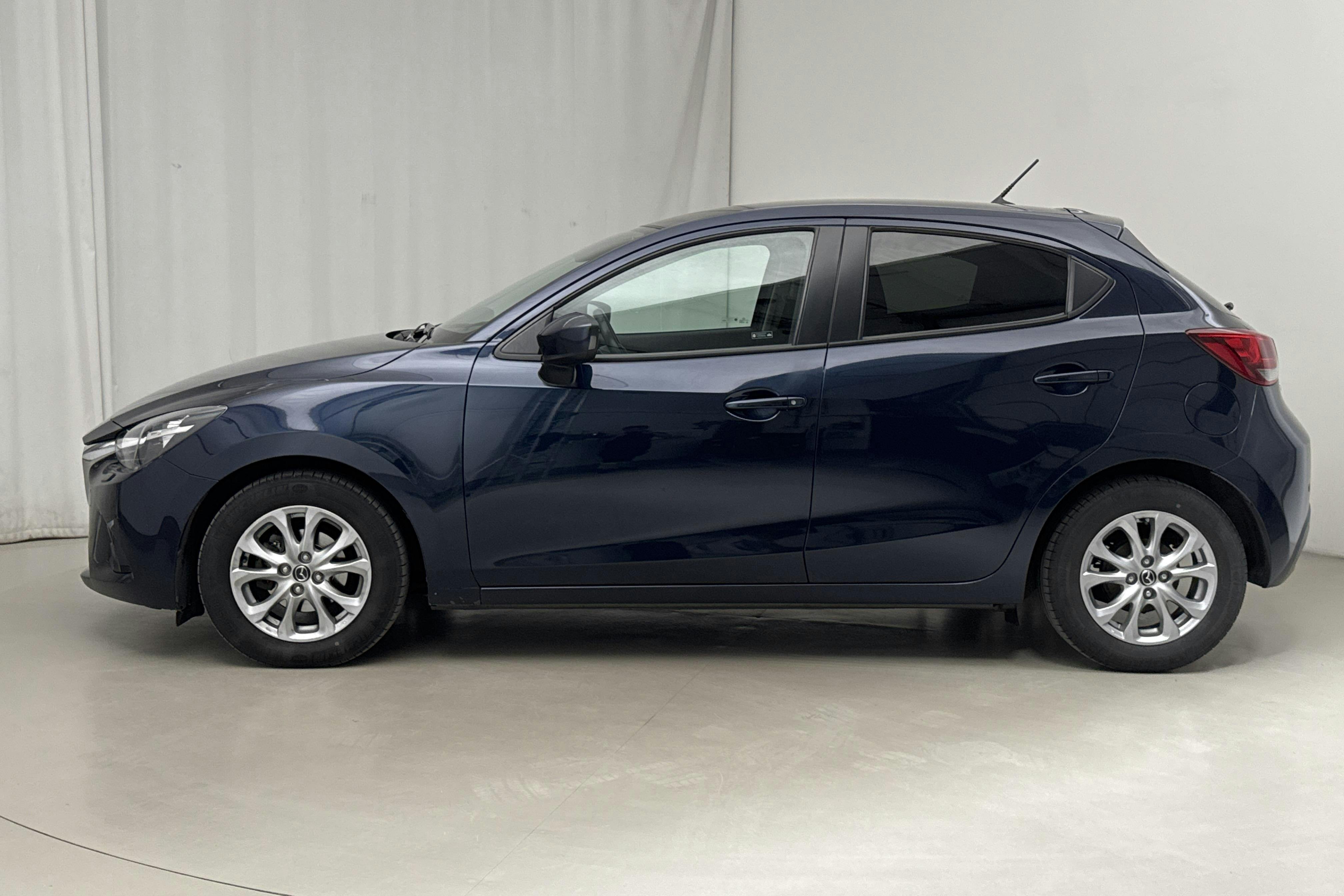 Mazda 2 1.5 5dr (90hk) - 10 986 mil - Automat - blå - 2015