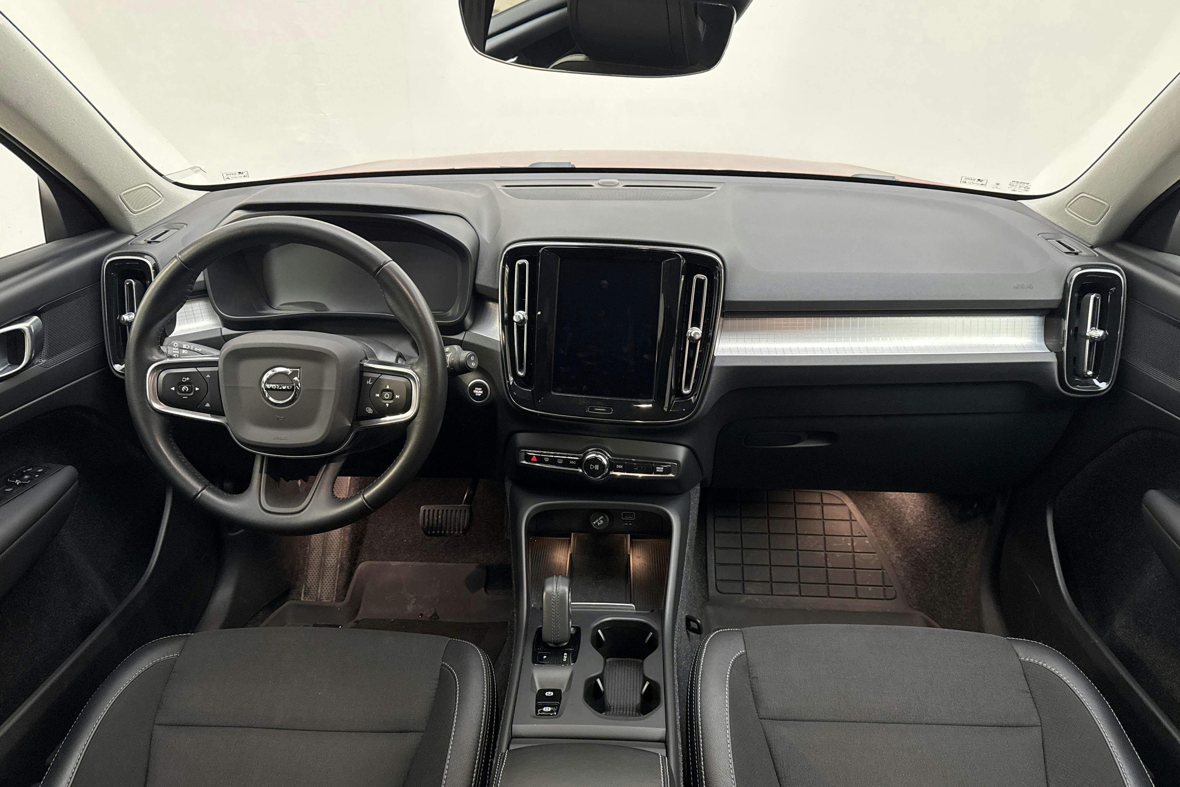 Volvo XC40 T3 2WD (163hk) - 110 770 km - Automatic - red - 2020