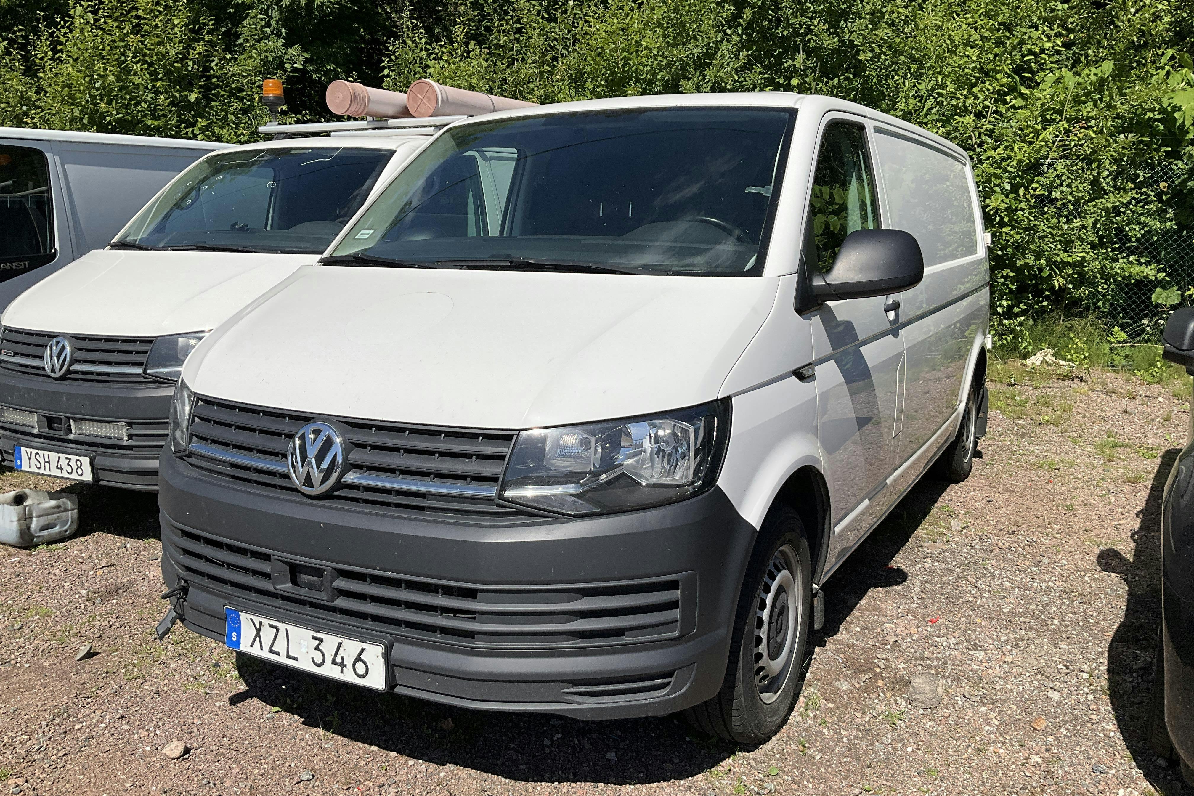 Presentationsfoto 1 av 14: VW Transporter T6 2.0 TDI BMT Skåp (150hk) - 20 337 mil - Automat - vit - 2018