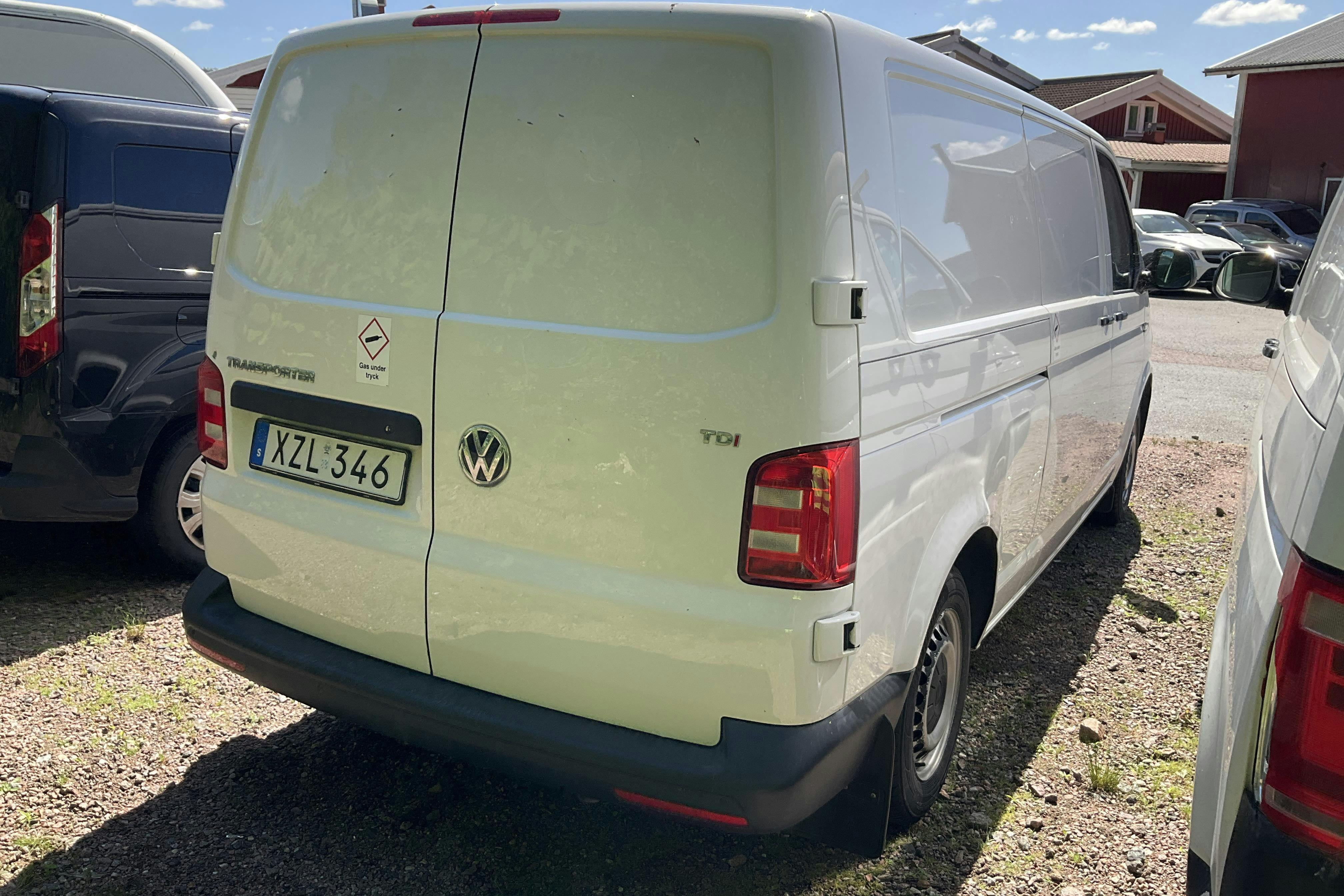Presentationsfoto 2 av 14: VW Transporter T6 2.0 TDI BMT Skåp (150hk) - 20 337 mil - Automat - vit - 2018