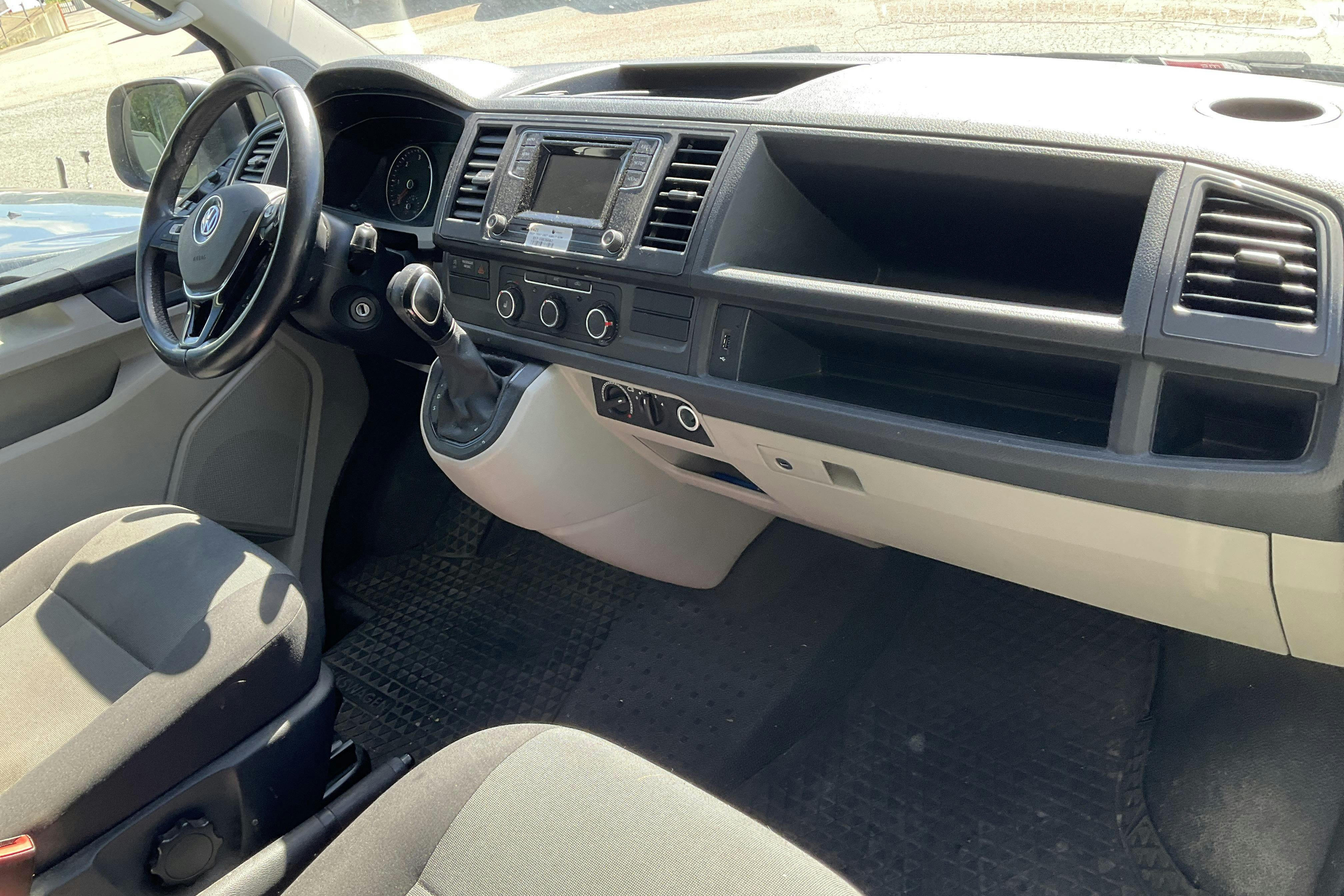 VW Transporter T6 2.0 TDI BMT Skåp (150hk) - 20 337 mil - Automat - vit - 2018
