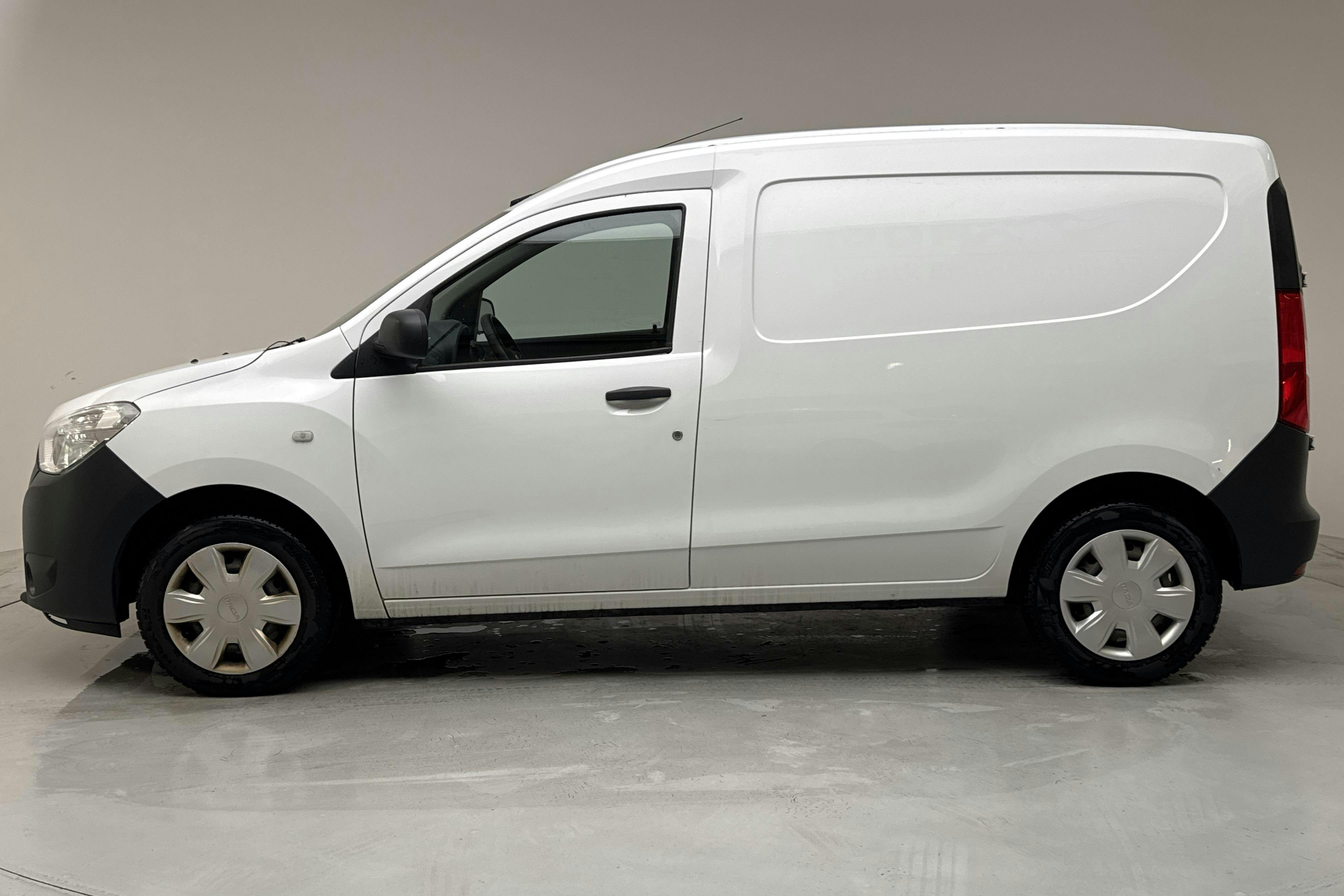 Presentationsfoto 2 av 10: Dacia Dokker Van 1.6 SCe (100hk) - 12 911 mil - Manuell - vit - 2018