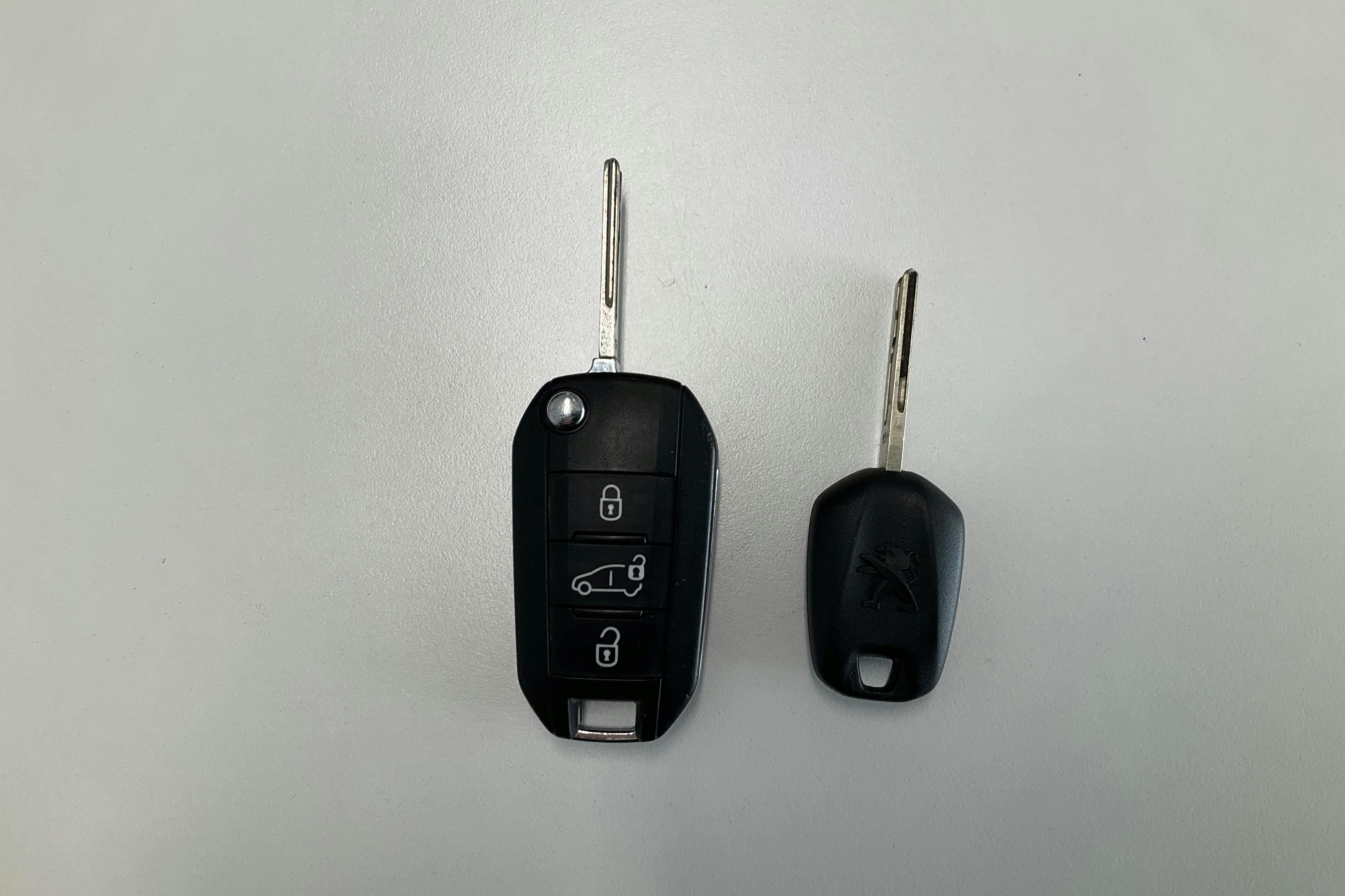 Presentation photo 11 of 11: Peugeot Partner 1.5 HDI Skåp (130hk) - 37 200 km - Automatic - gray - 2019