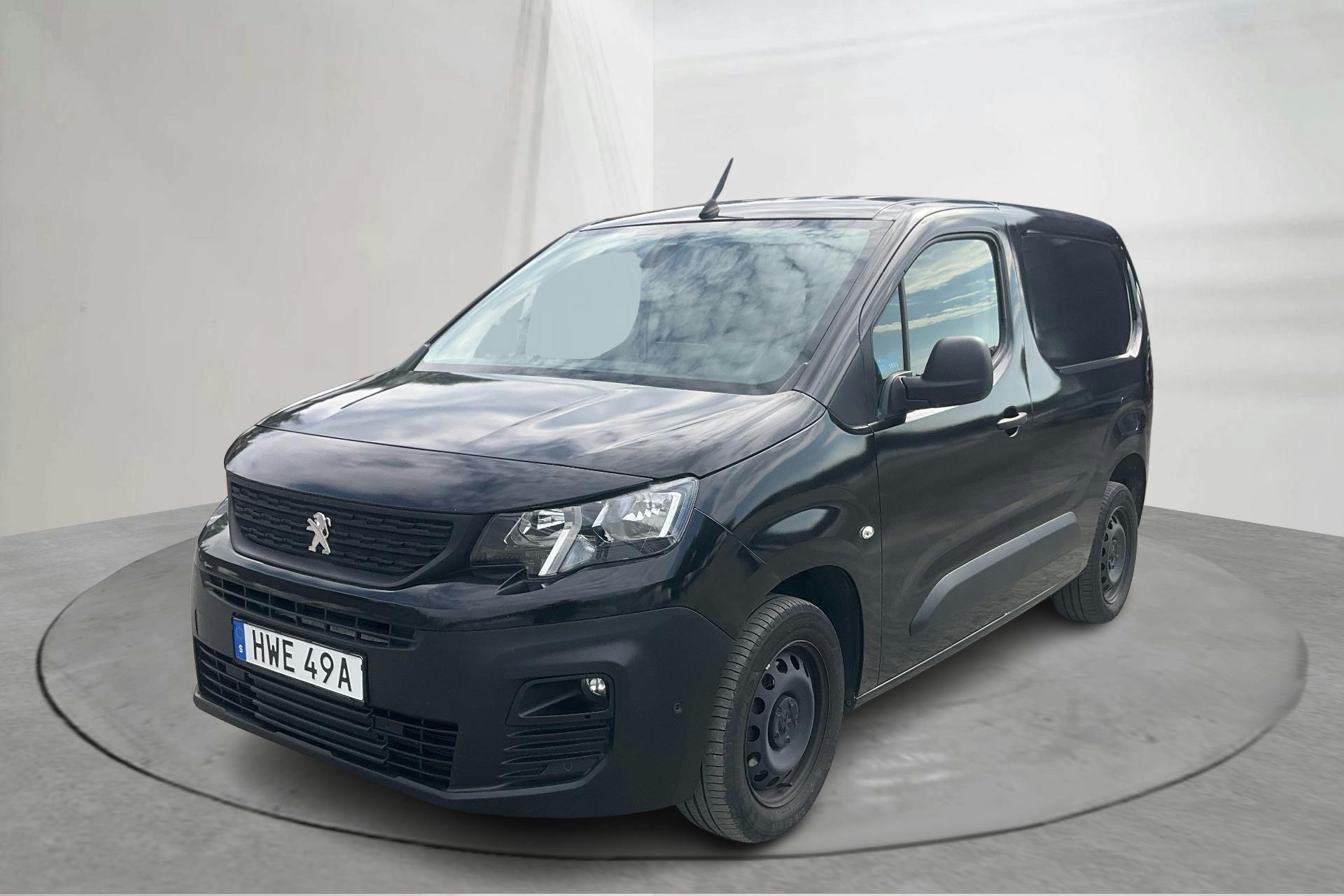 Presentation photo 1 of 11: Peugeot Partner 1.5 HDI Skåp (130hk) - 37 200 km - Automatic - gray - 2019