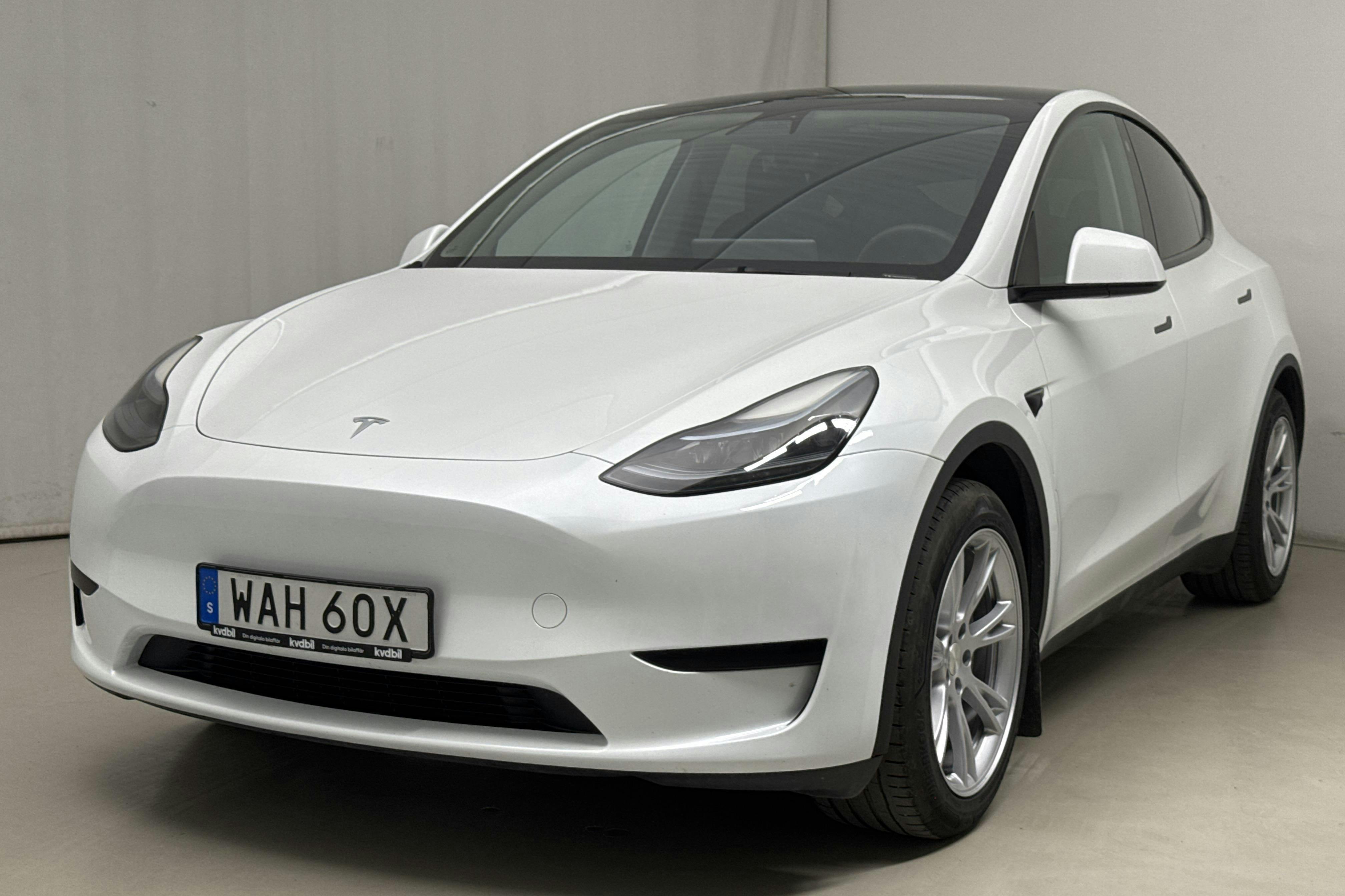 Tesla Model Y RWD - 5 289 mil - Automat - vit - 2023