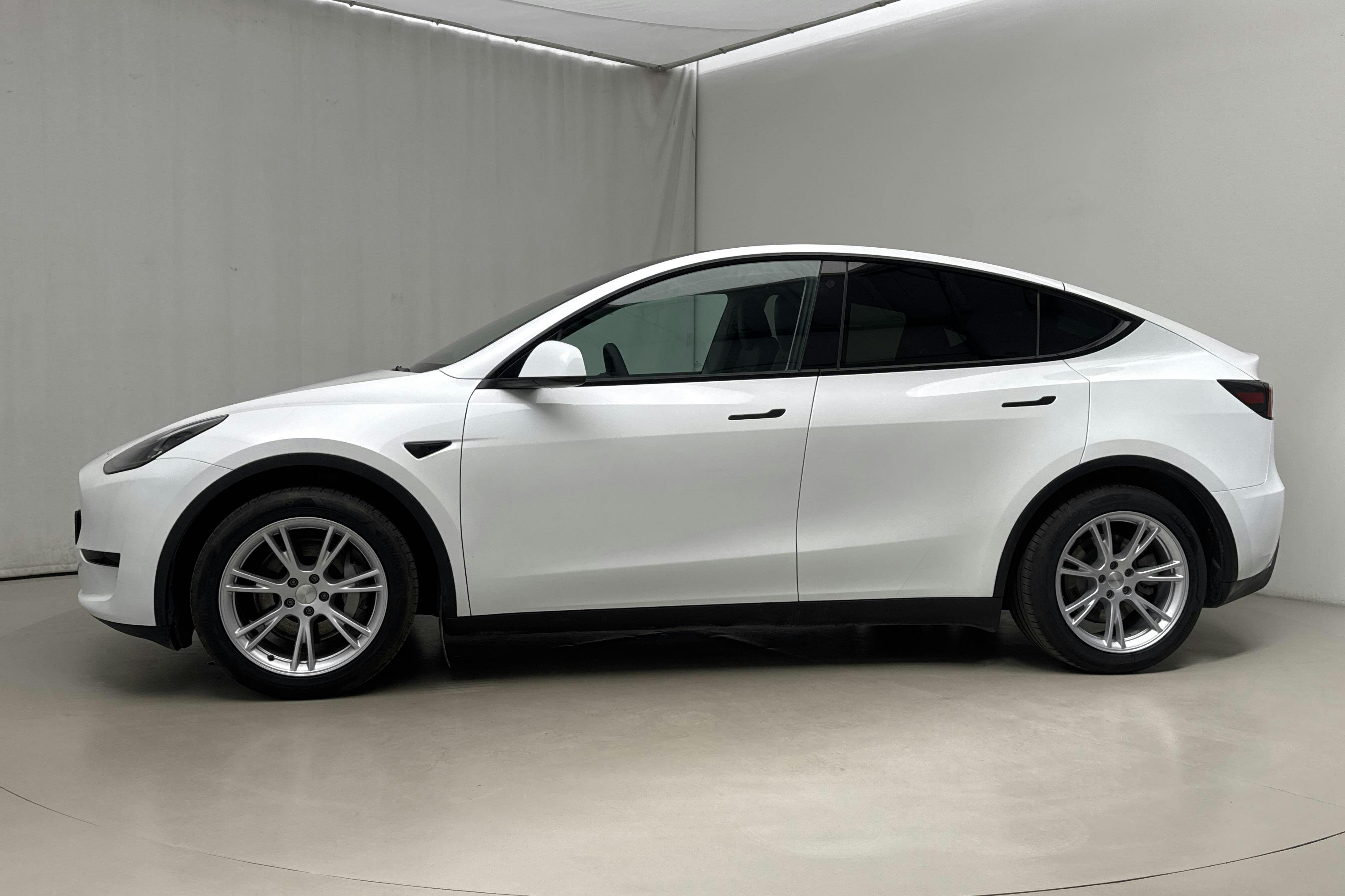Esitlusfoto 2 aadressil 20: Tesla Model Y RWD - 52 890 km - Automaatne - valge - 2023