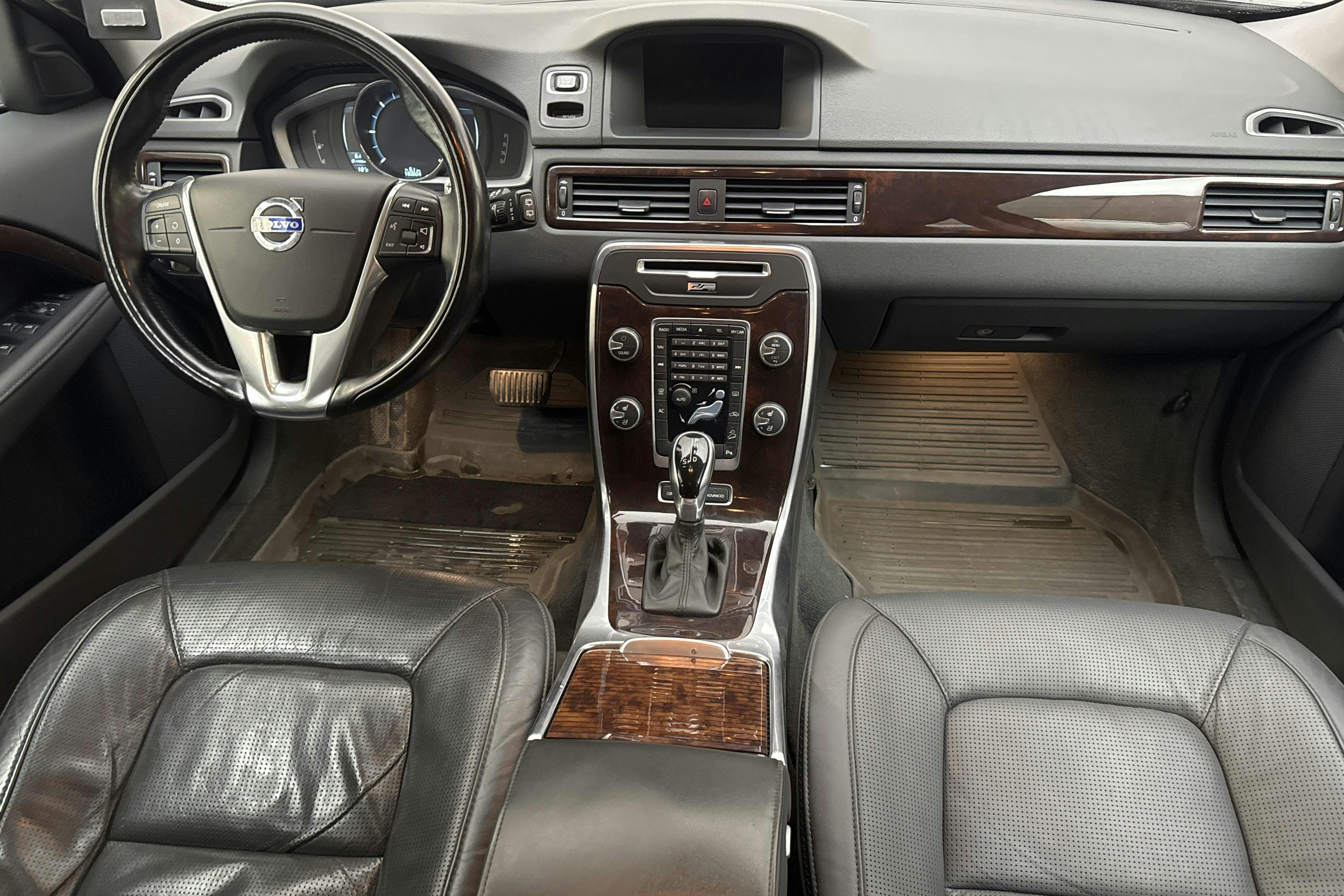 Volvo XC70 II D5 AWD (215hk) - 18 350 mil - Automat - silver - 2014