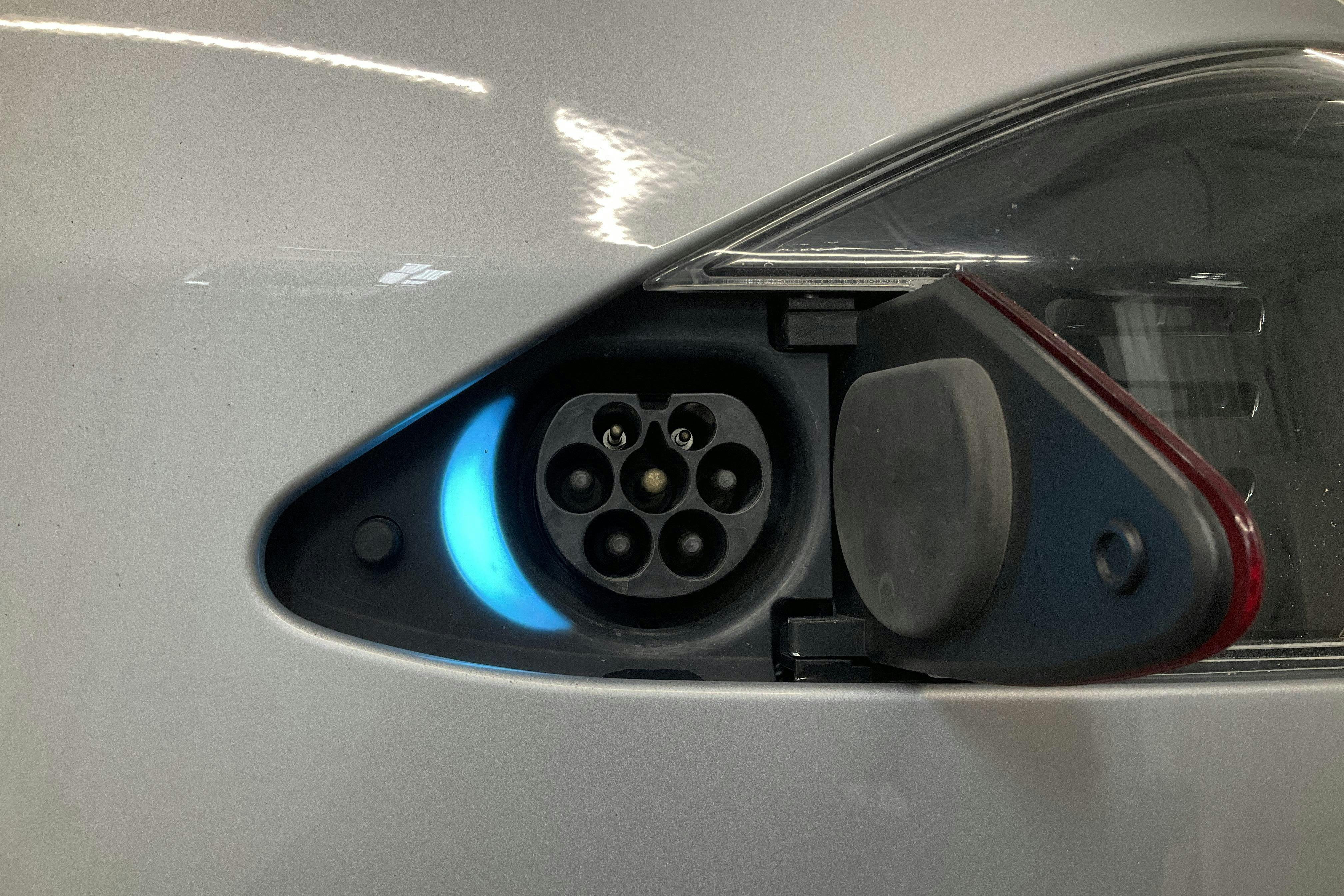 Esitlusfoto 16 aadressil 16: Tesla Model S 100D - 112 350 km - Automaatne - valge - 2017