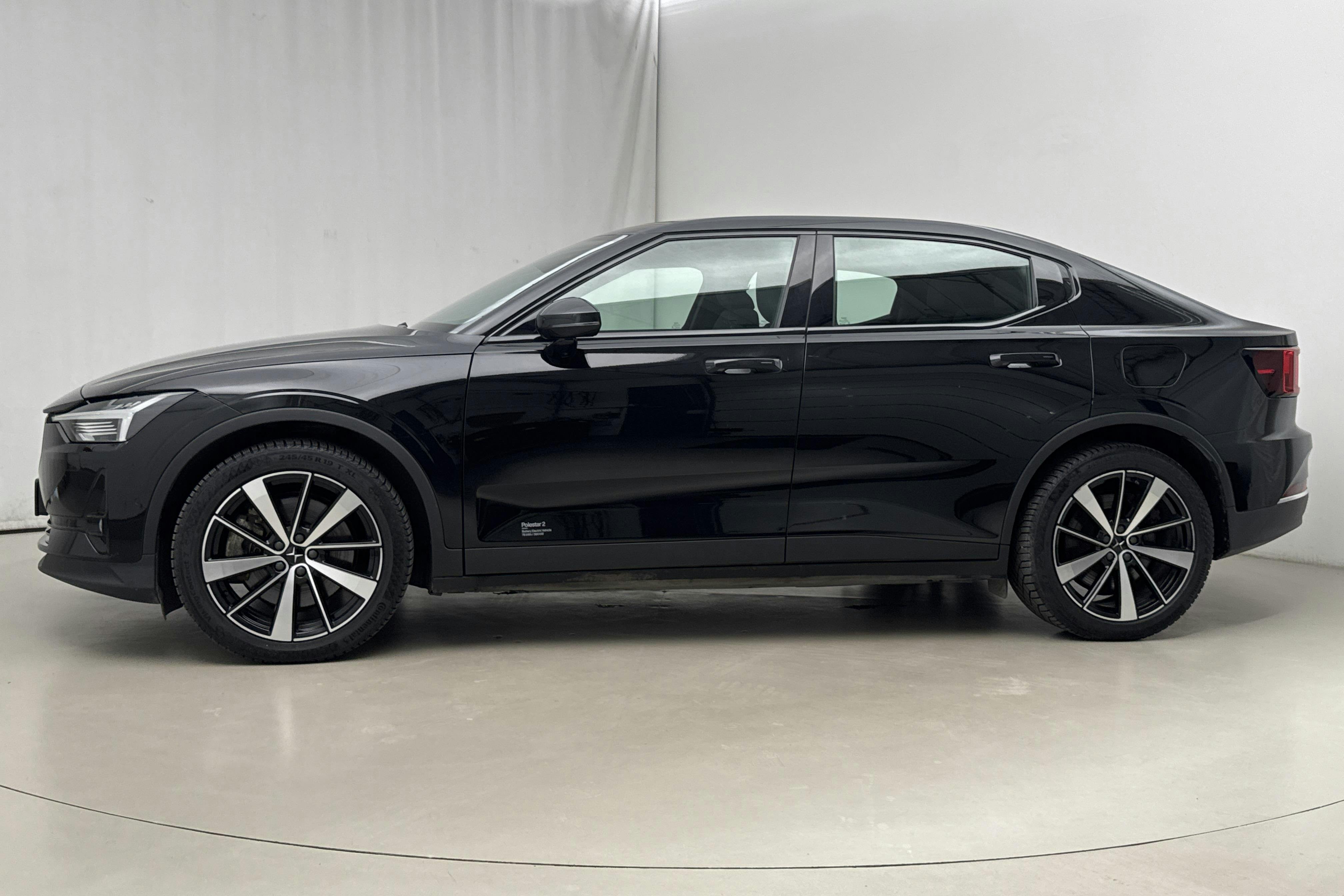 Presentationsfoto 2 av 22: Polestar 2 Long range Dual motor (408hk) - 3 296 mil - Automat - svart - 2021