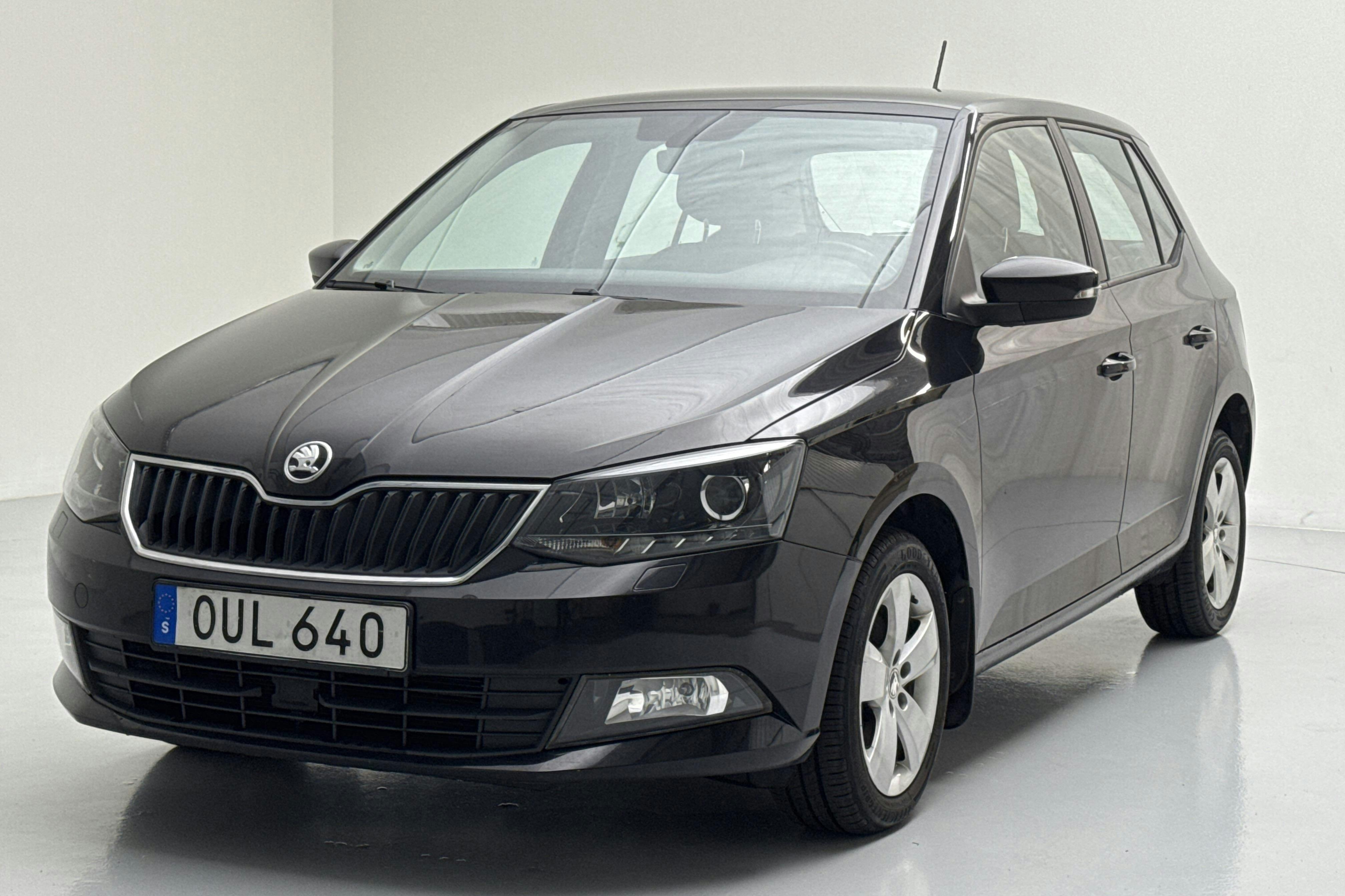 Skoda Fabia 1.2 TSI (90hk) - 6 913 mil - Manuell - svart - 2015