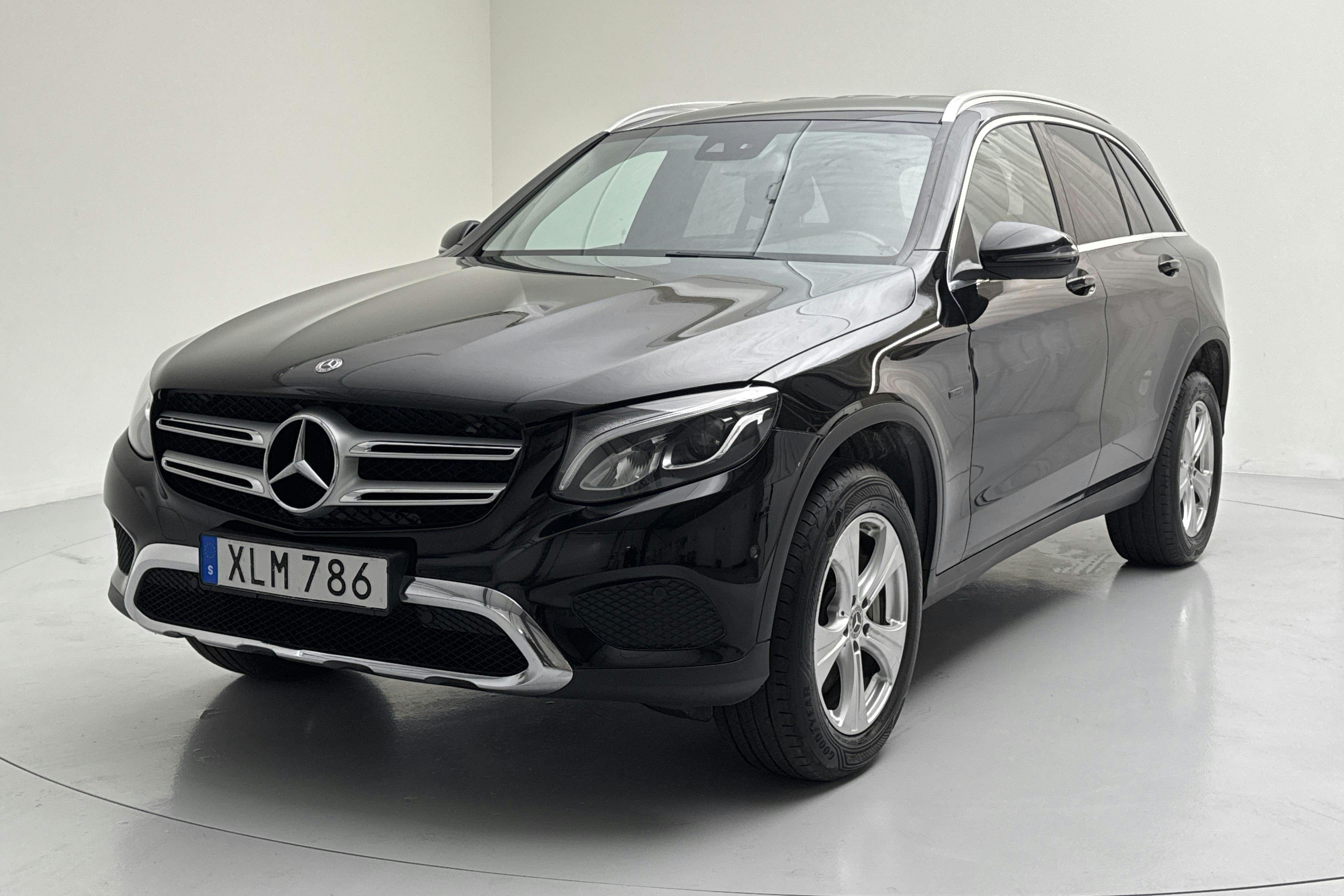 Mercedes GLC 350 e 4MATIC X253 (327hk) - 19 945 mil - Automat - svart - 2018