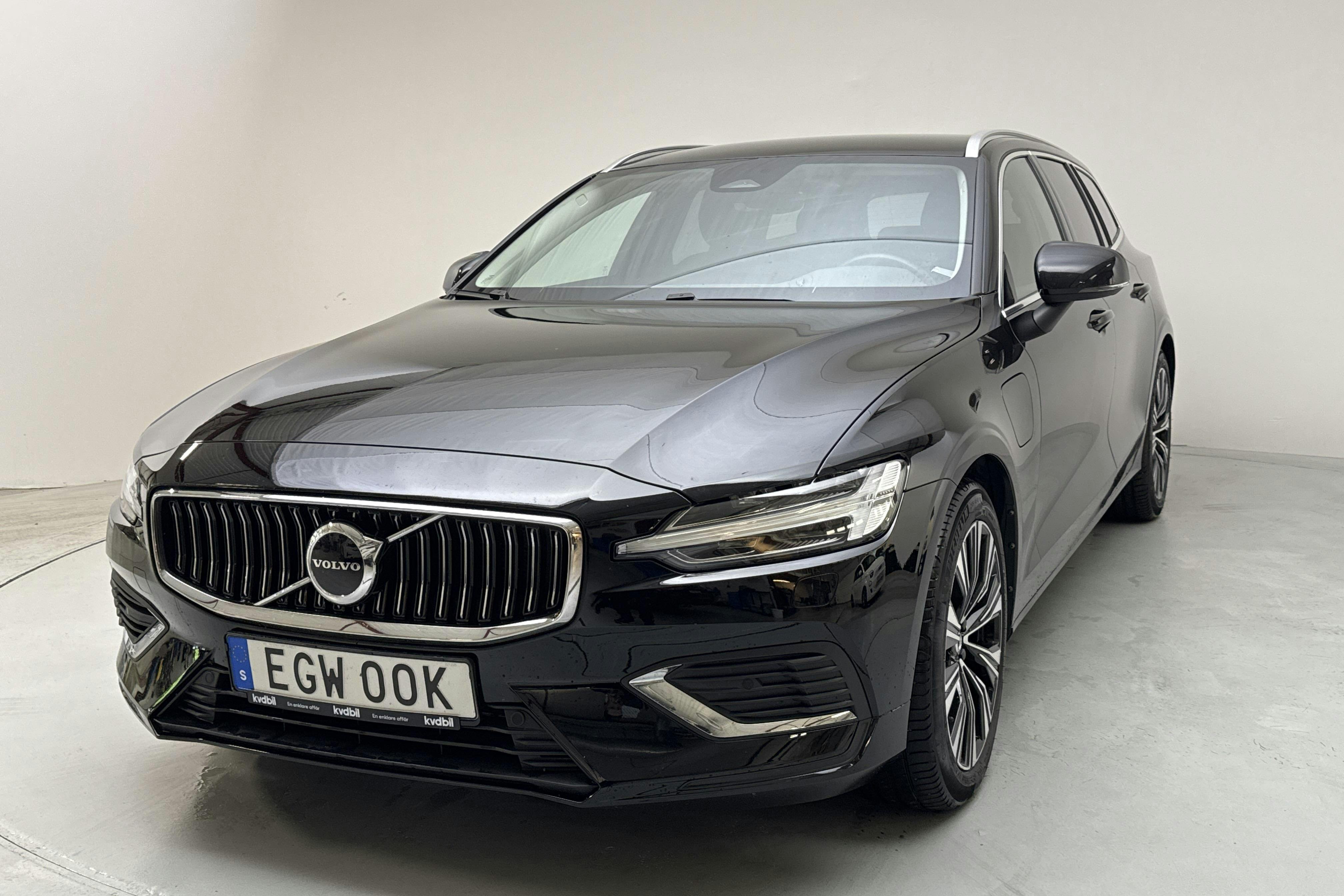 Volvo V60 T6 AWD Recharge (350hk) - 5 319 mil - Automat - svart - 2023