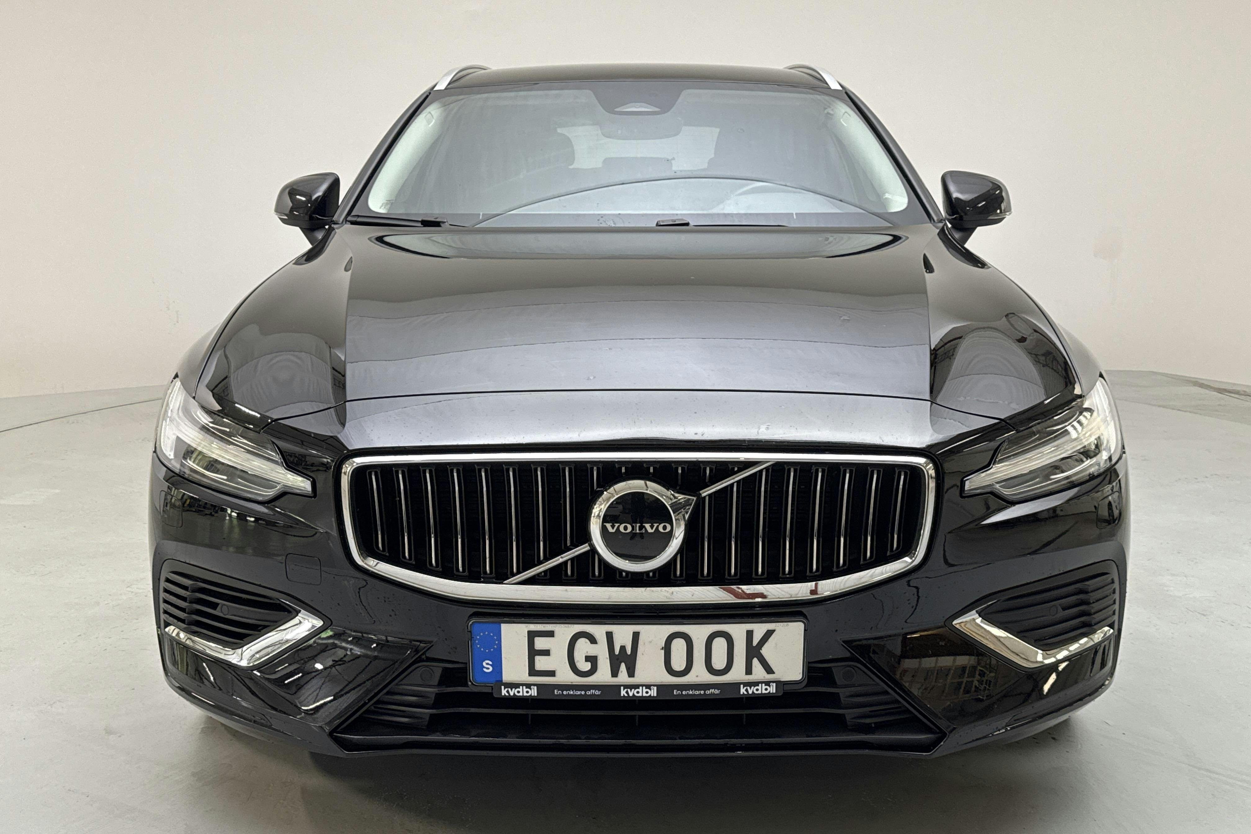 Volvo V60 T6 AWD Recharge (350hk) - 53 190 km - Automaatne - must - 2023