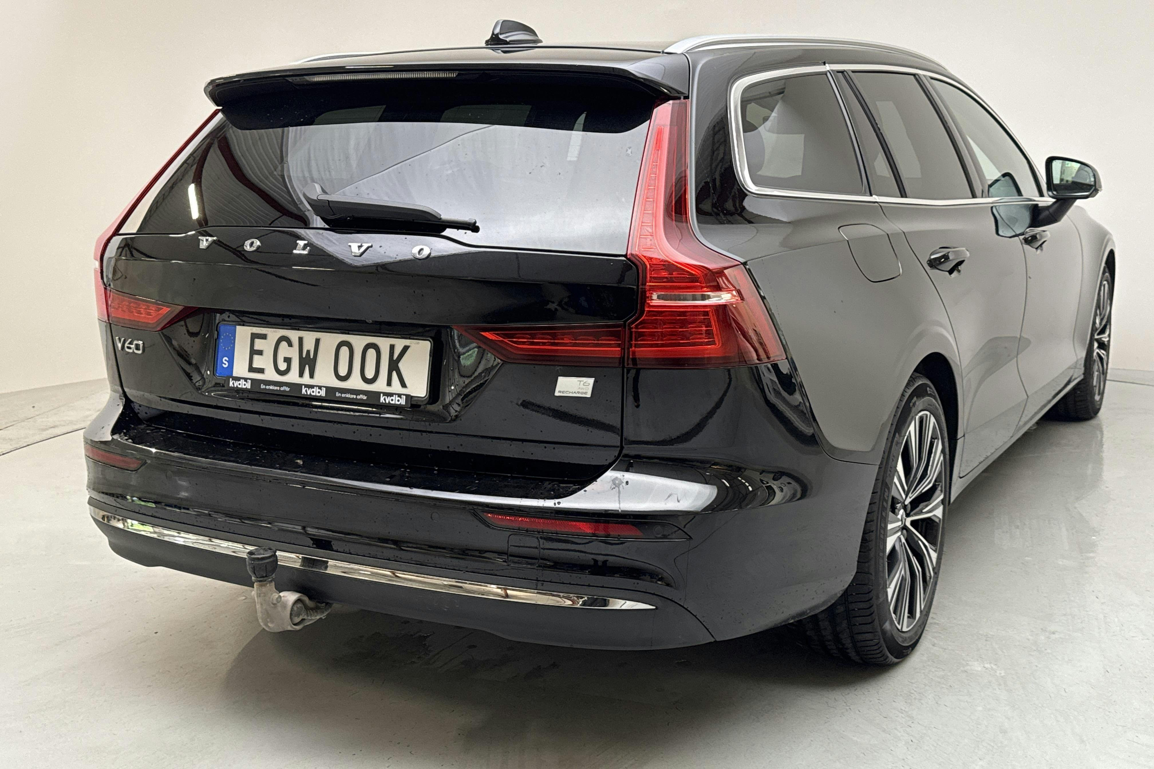 Volvo V60 T6 AWD Recharge (350hk) - 53 190 km - Automaatne - must - 2023