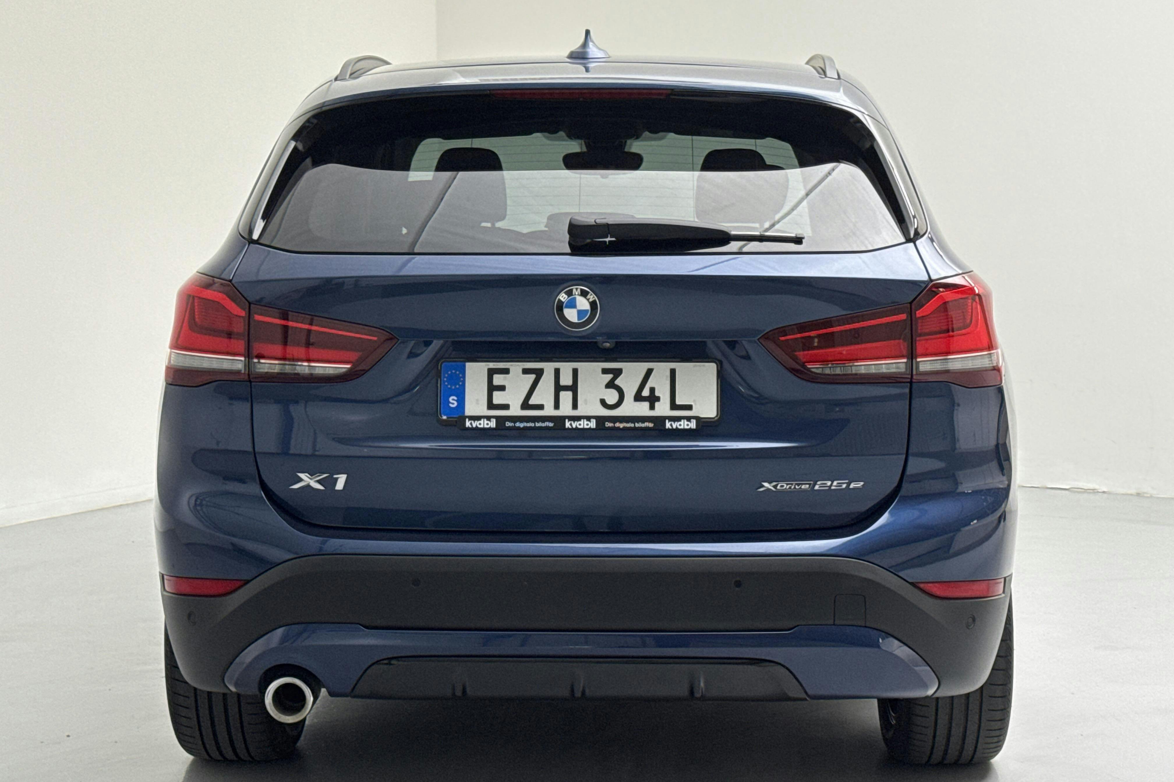 BMW X1 xDrive25e 9,7 kWh LCI, F48 (220hk) - 4 265 mil - Automat - blå - 2021