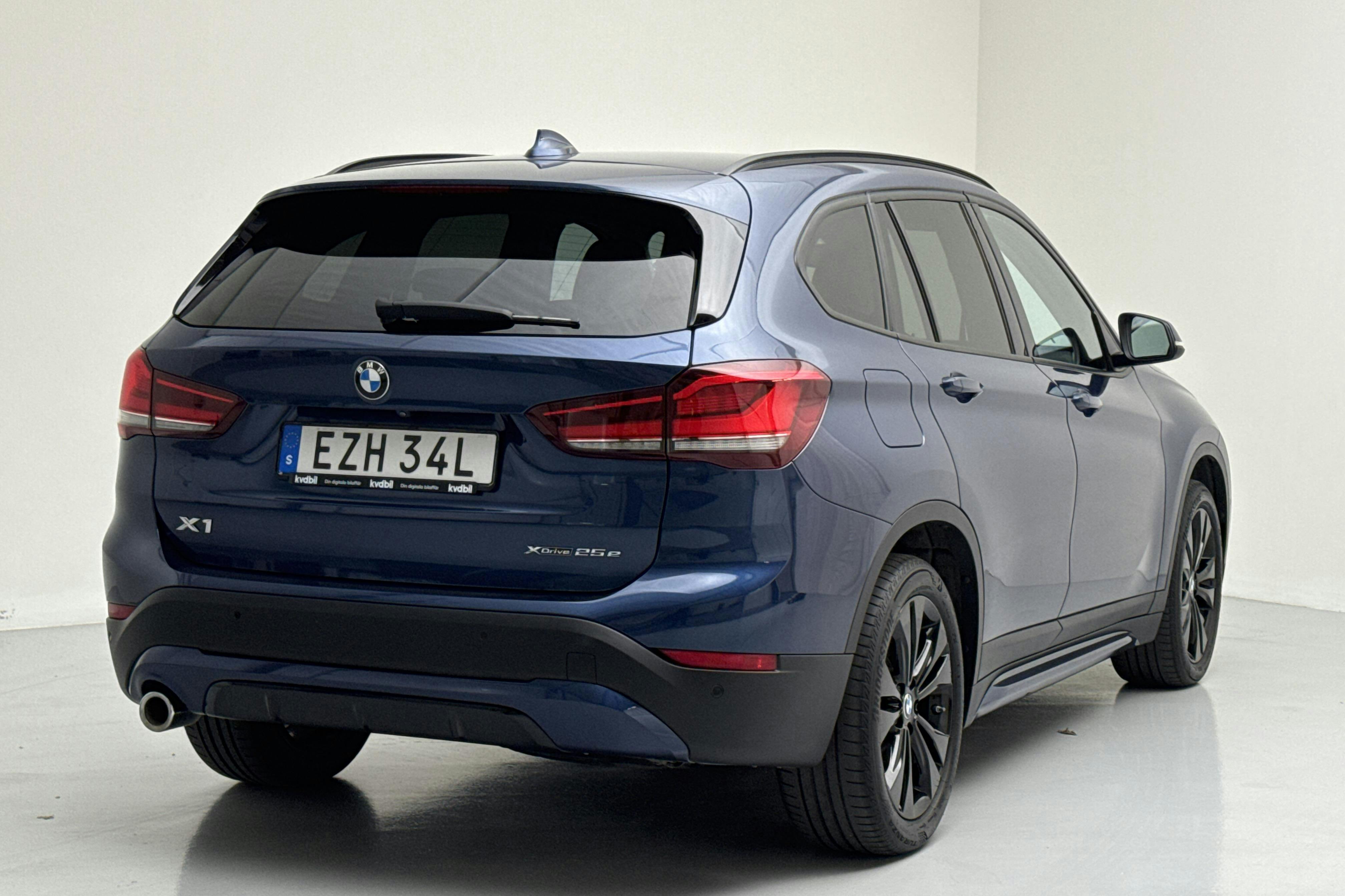 BMW X1 xDrive25e 9,7 kWh LCI, F48 (220hk) - 4 265 mil - Automat - blå - 2021