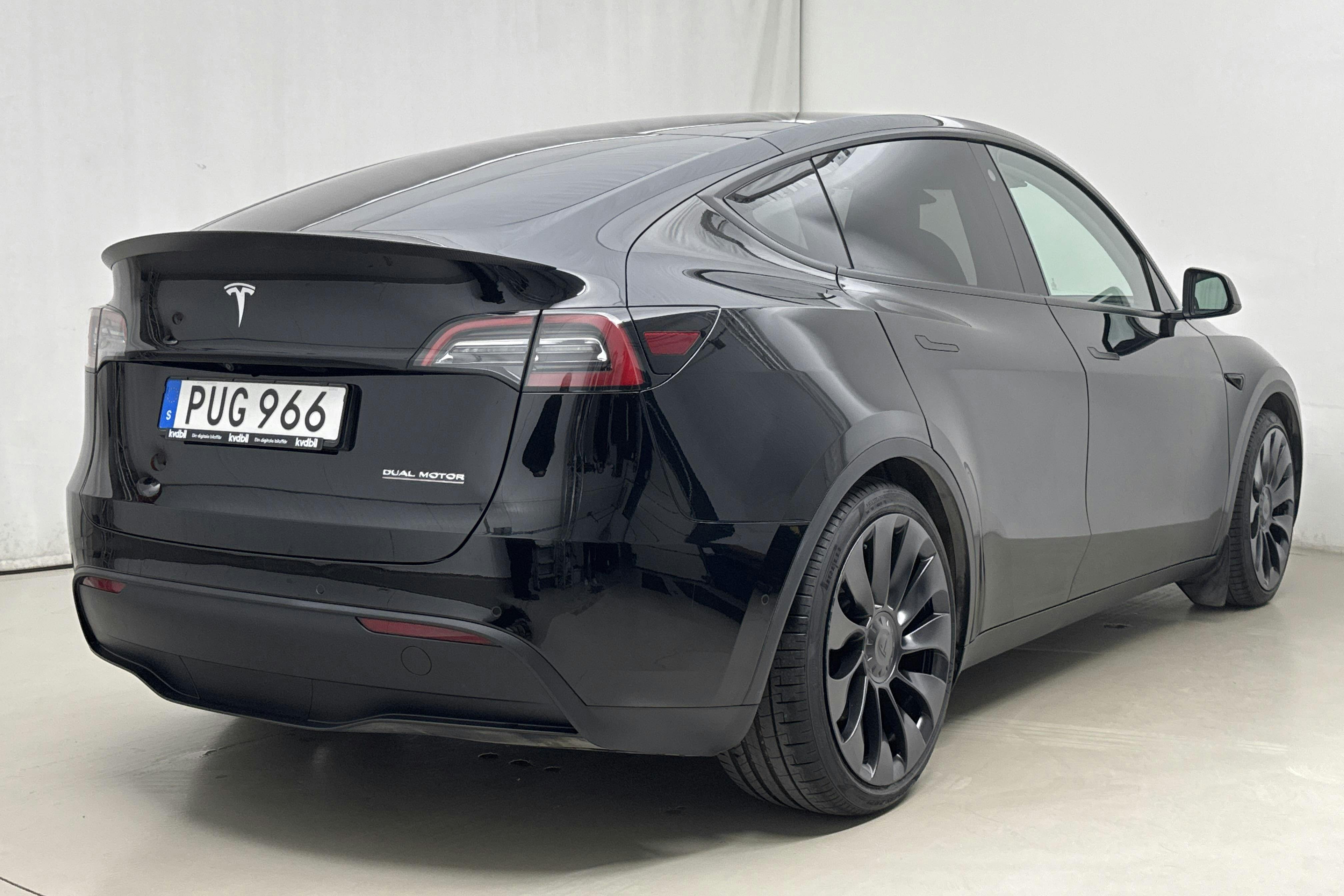 Tesla Model Y Performance Dual Motor AWD - 4 833 mil - Automat - svart - 2022