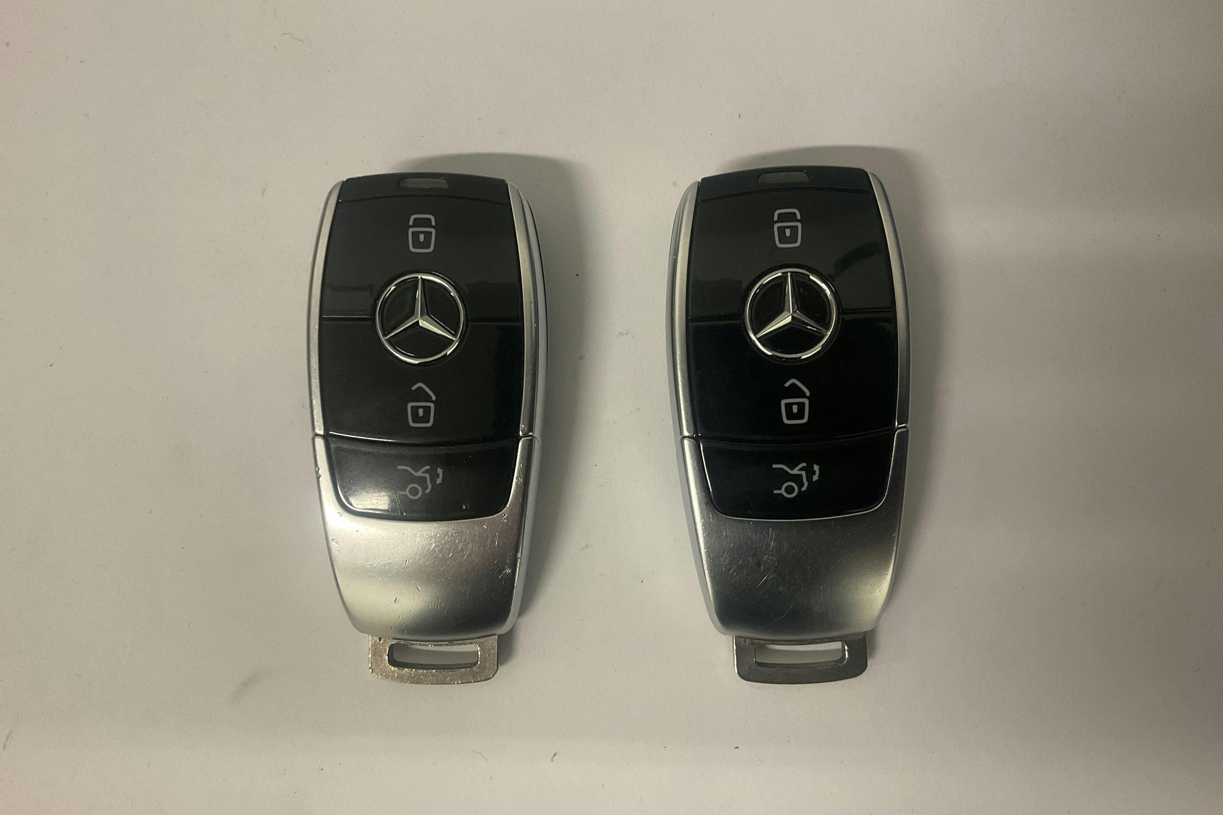 Presentationsfoto 21 av 21: Mercedes E 300 de Kombi S213 (316hk) - 13 068 mil - Automat - grå - 2021
