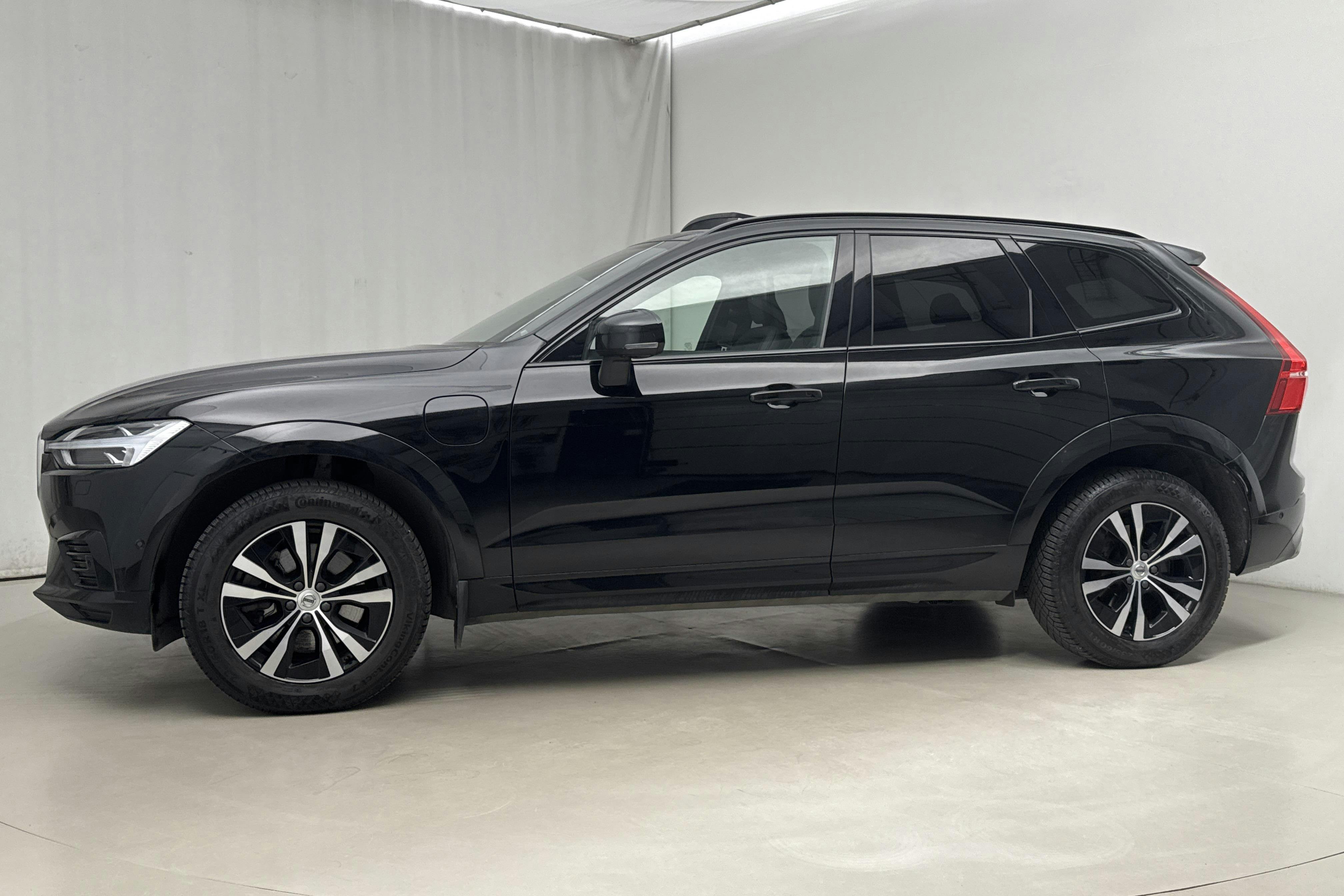 Presentationsfoto 2 av 21: Volvo XC60 T8 AWD Recharge (390hk) - 16 388 mil - Automat - svart - 2020